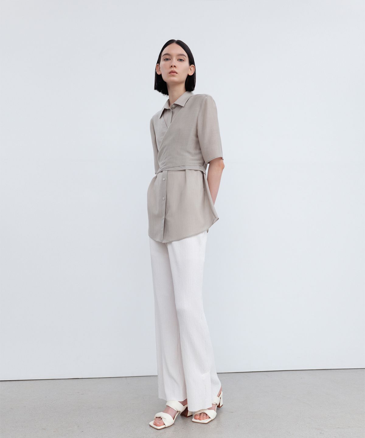 리이(RE RHEE) HIGH RISE PLEATED PANTS IV
