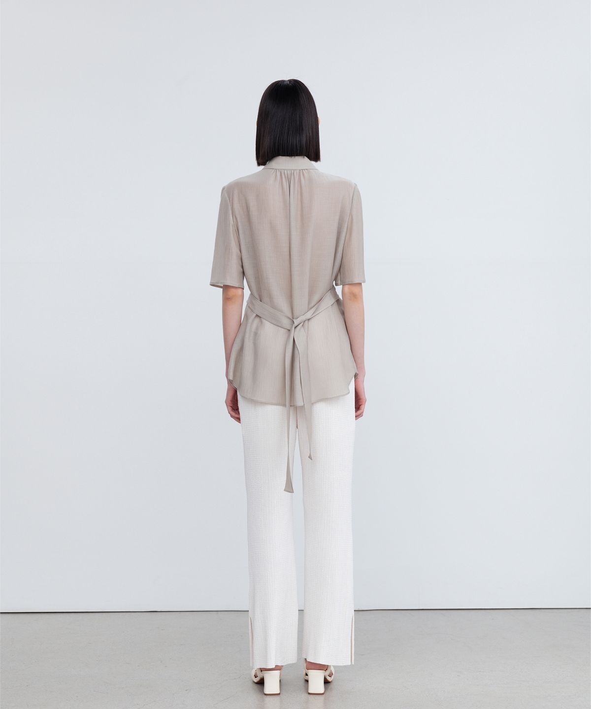 리이(RE RHEE) HIGH RISE PLEATED PANTS IV