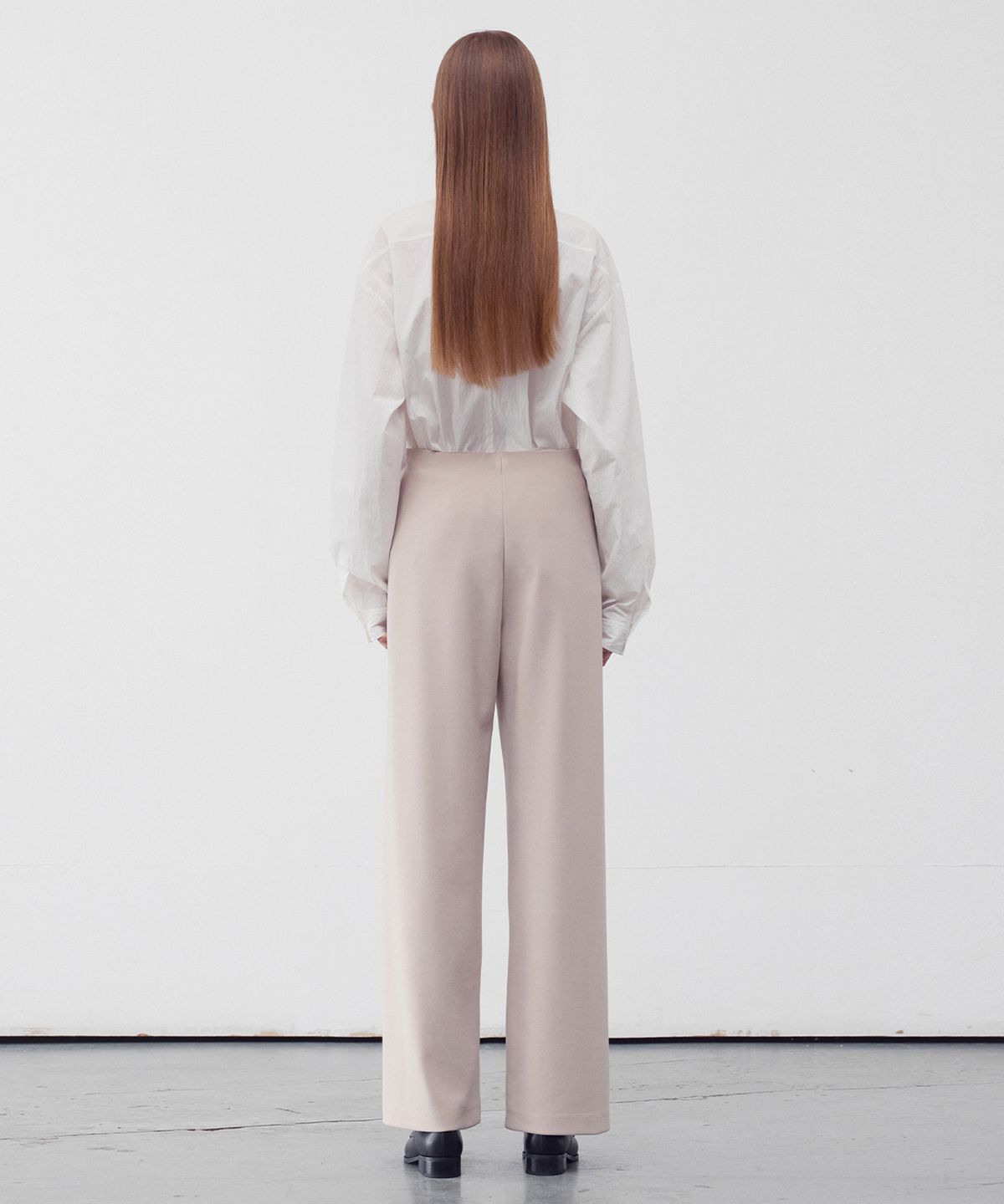 리이(RE RHEE) ELASTICATED WAIST STRAIGHT LEG TROUSERS 2COLOR