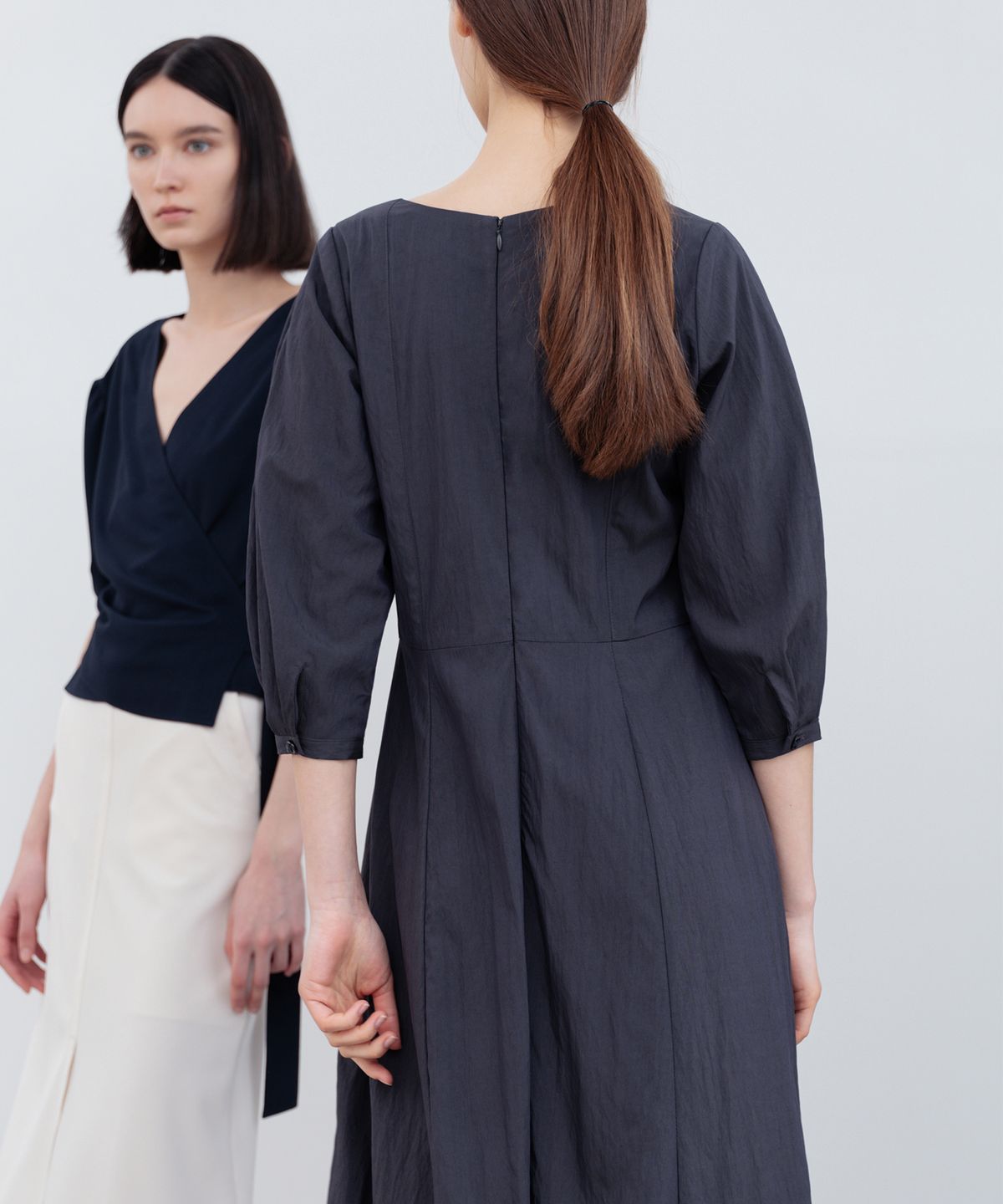 리이(RE RHEE) SQUARE NECK PUFF SLEEVE DRESS WB