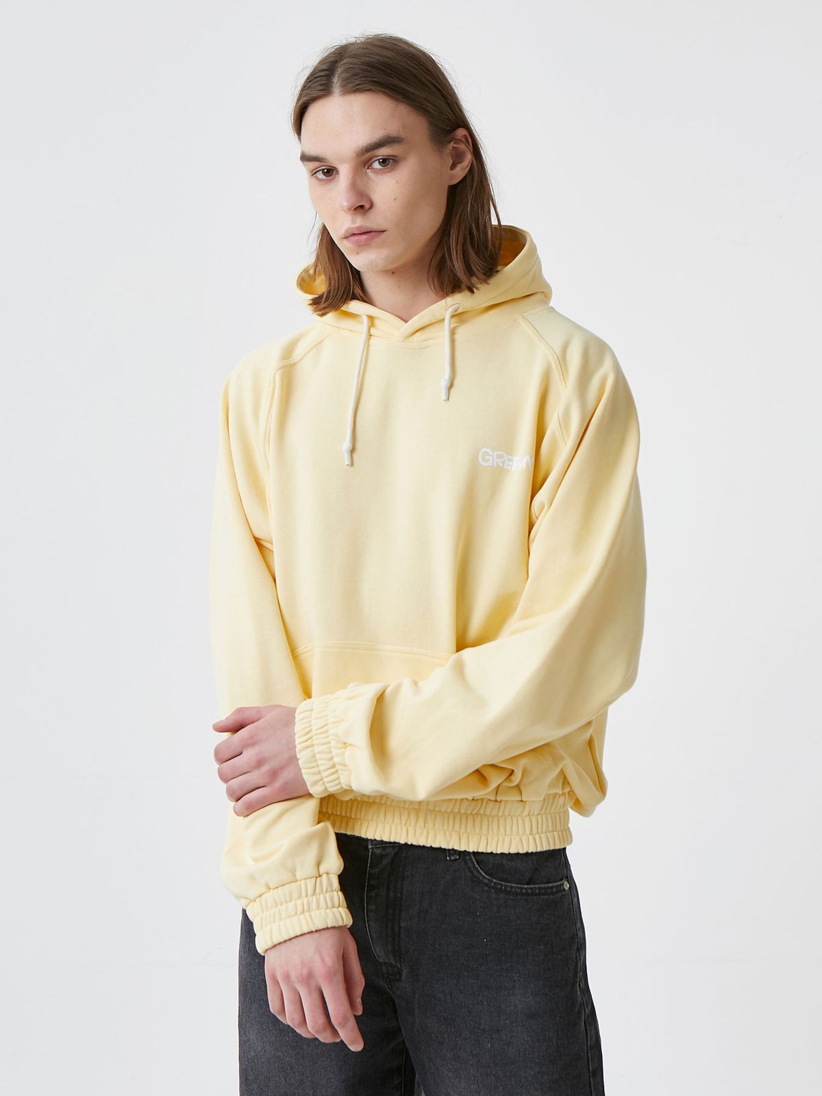 그리미(GREEMY) SMALL LOGO HOODIE (LIGHT YELLOW)