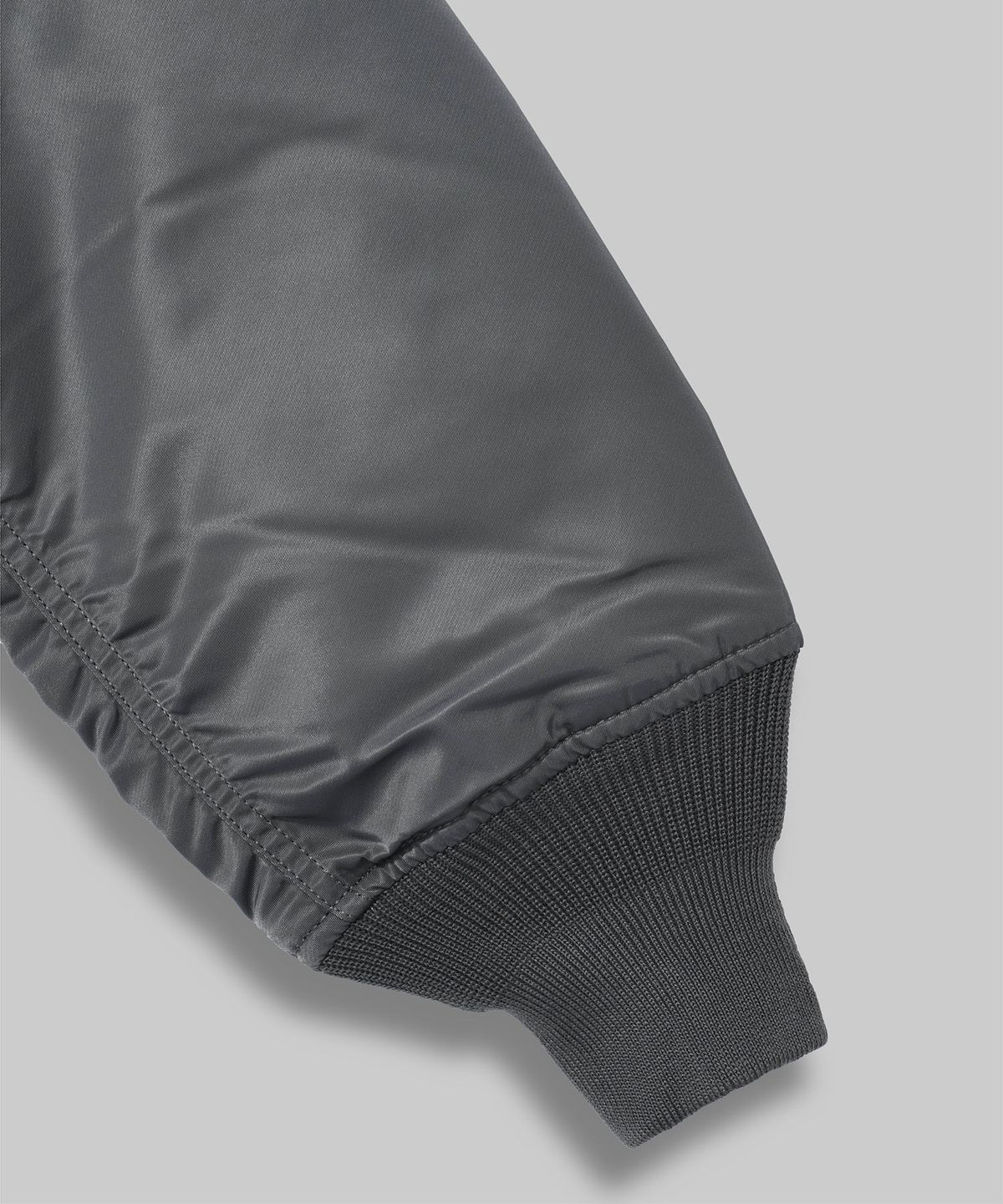 알파 인더스트리(ALPHA INDUSTRIES) MA-1 플라이트 자켓 건메탈