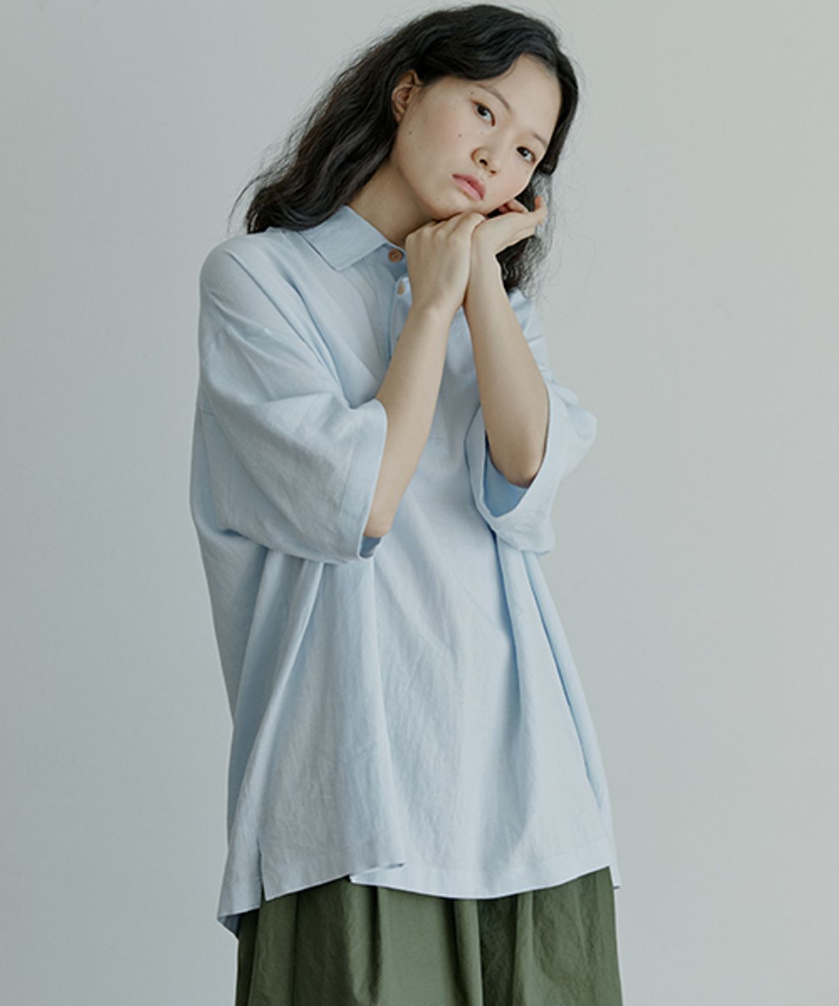 말렌(MALEN) 유니섹스 반팔 헨리넥 셔츠 소라