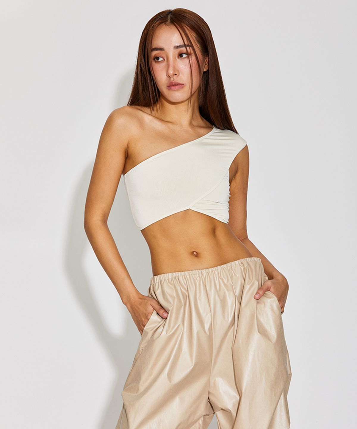 탑걸(TOPGIRL) DOUBLE SKIN OVER LAY ONE SHOULDER TOP _T216TP135