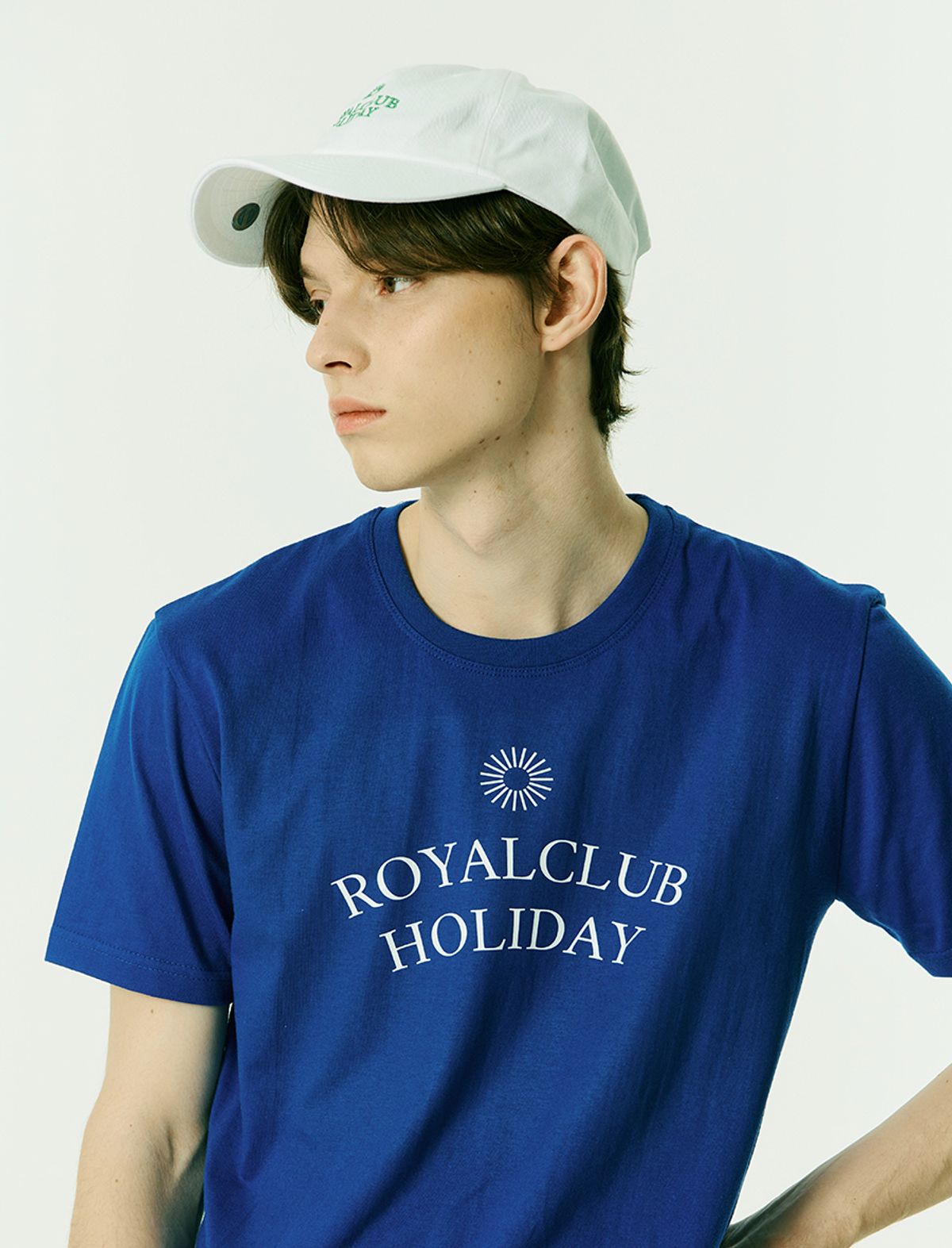 로열클럽홀리데이(ROYAL CLUB HOLIDAY) 세미 오버핏 로고 반팔 티셔츠 블루
