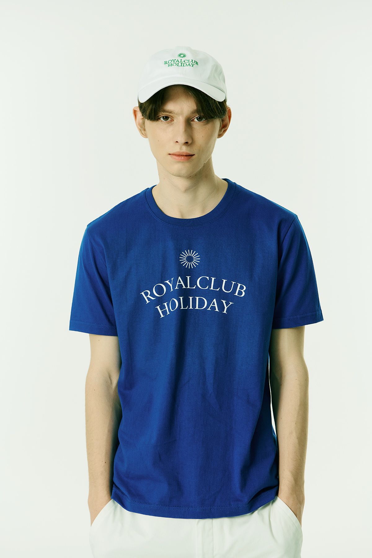 로열클럽홀리데이(ROYAL CLUB HOLIDAY) 세미 오버핏 로고 반팔 티셔츠 블루
