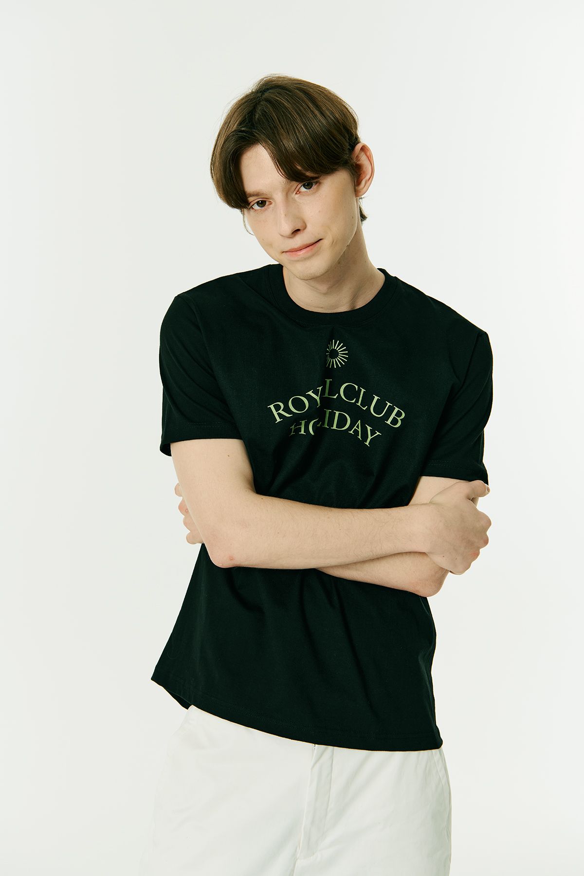 로열클럽홀리데이(ROYAL CLUB HOLIDAY) 세미 오버핏 로고 반팔 티셔츠 블랙