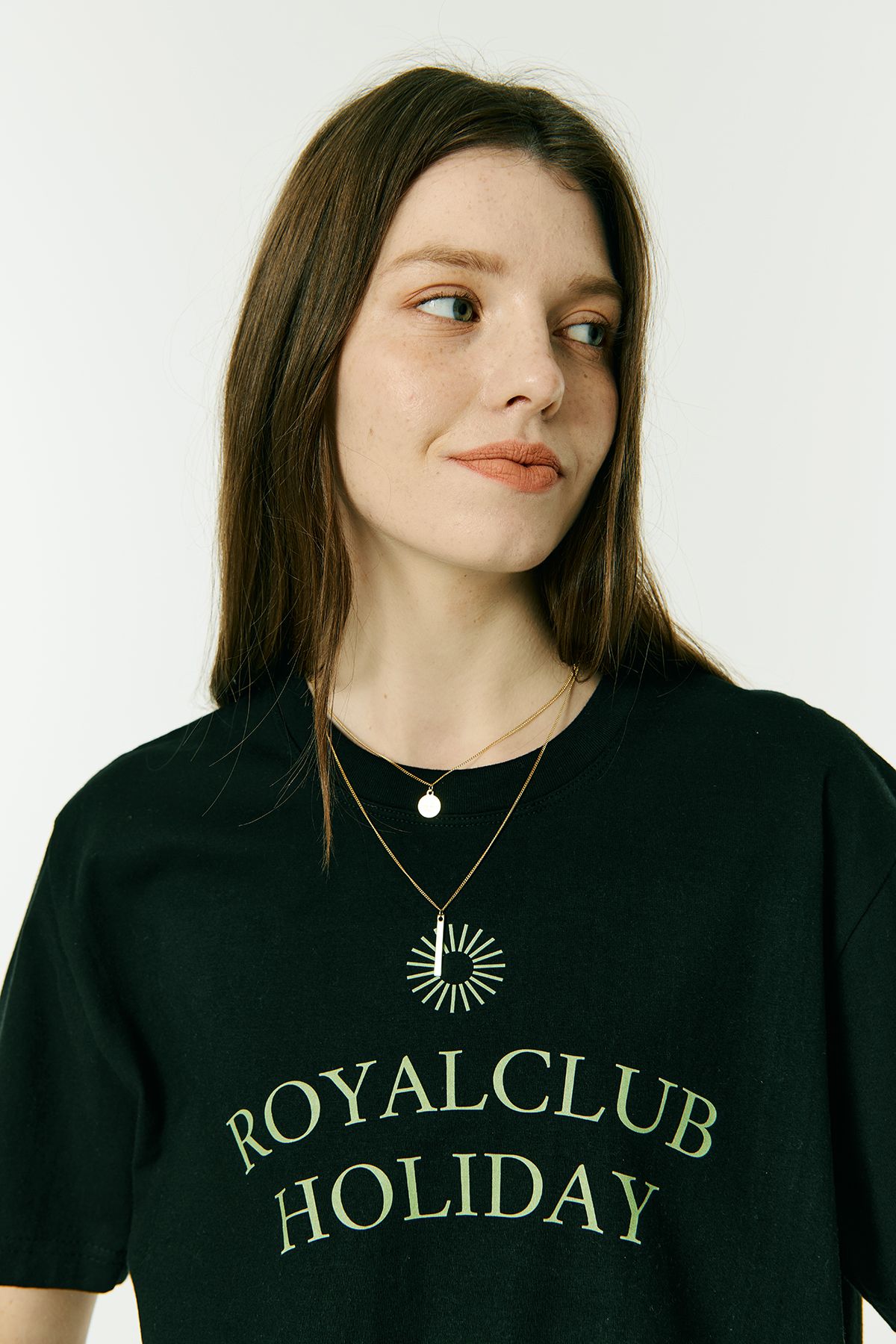 로열클럽홀리데이(ROYAL CLUB HOLIDAY) 세미 오버핏 로고 반팔 티셔츠 블랙