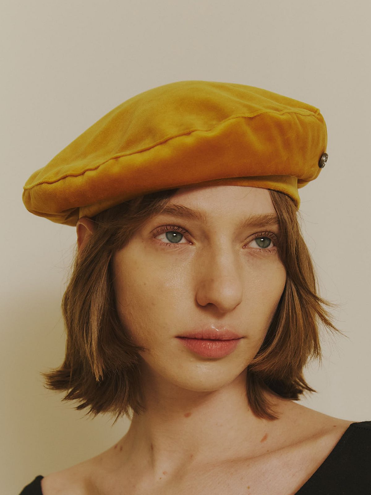 포에지담(POESIEDAME) [Let there be light] Velvet beret in Mustard