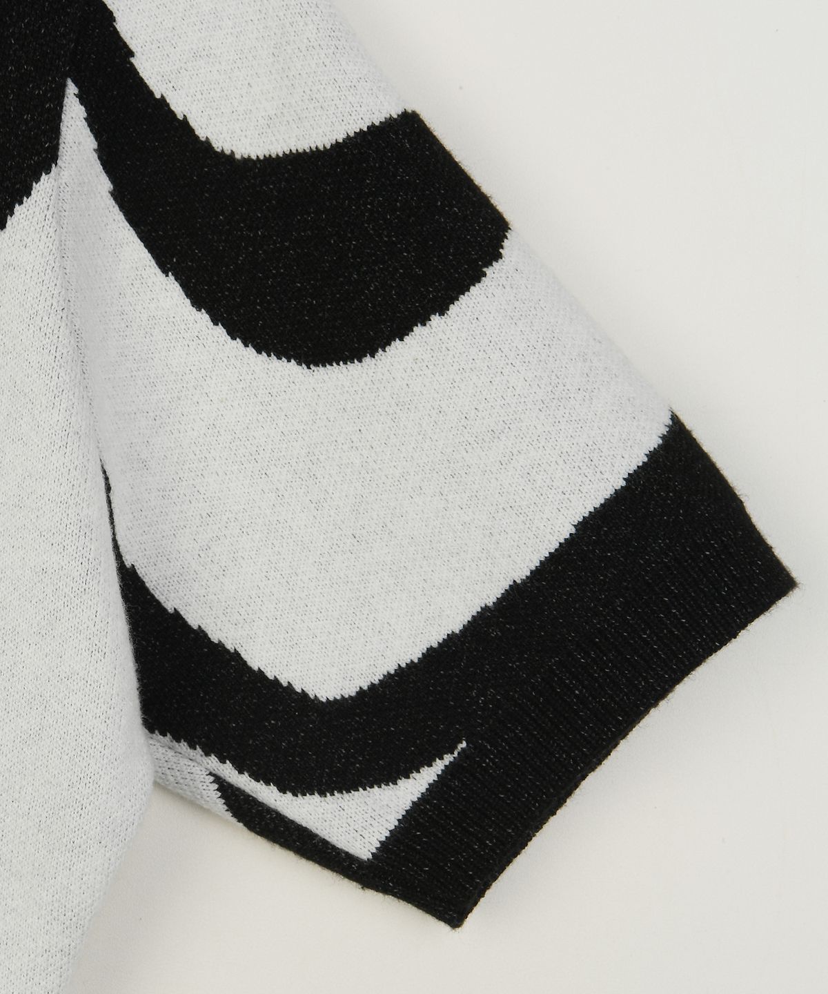 하이스쿨디스코(HIGH SCHOOL DISCO) Wave knitwear one-piece_Oreo