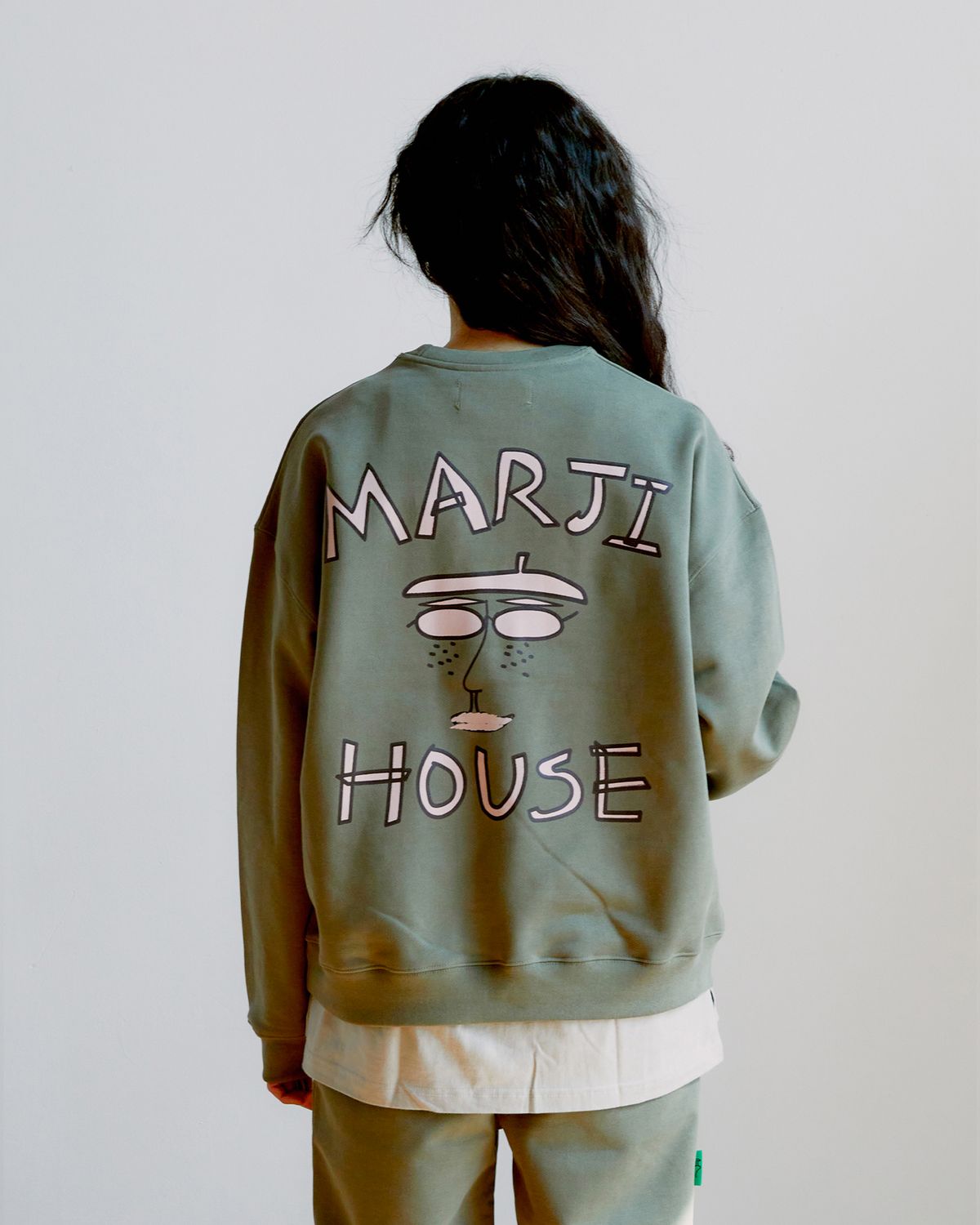 마르지하우스(MARJI HOUSE) Vintage logo sweat shirts Khaki