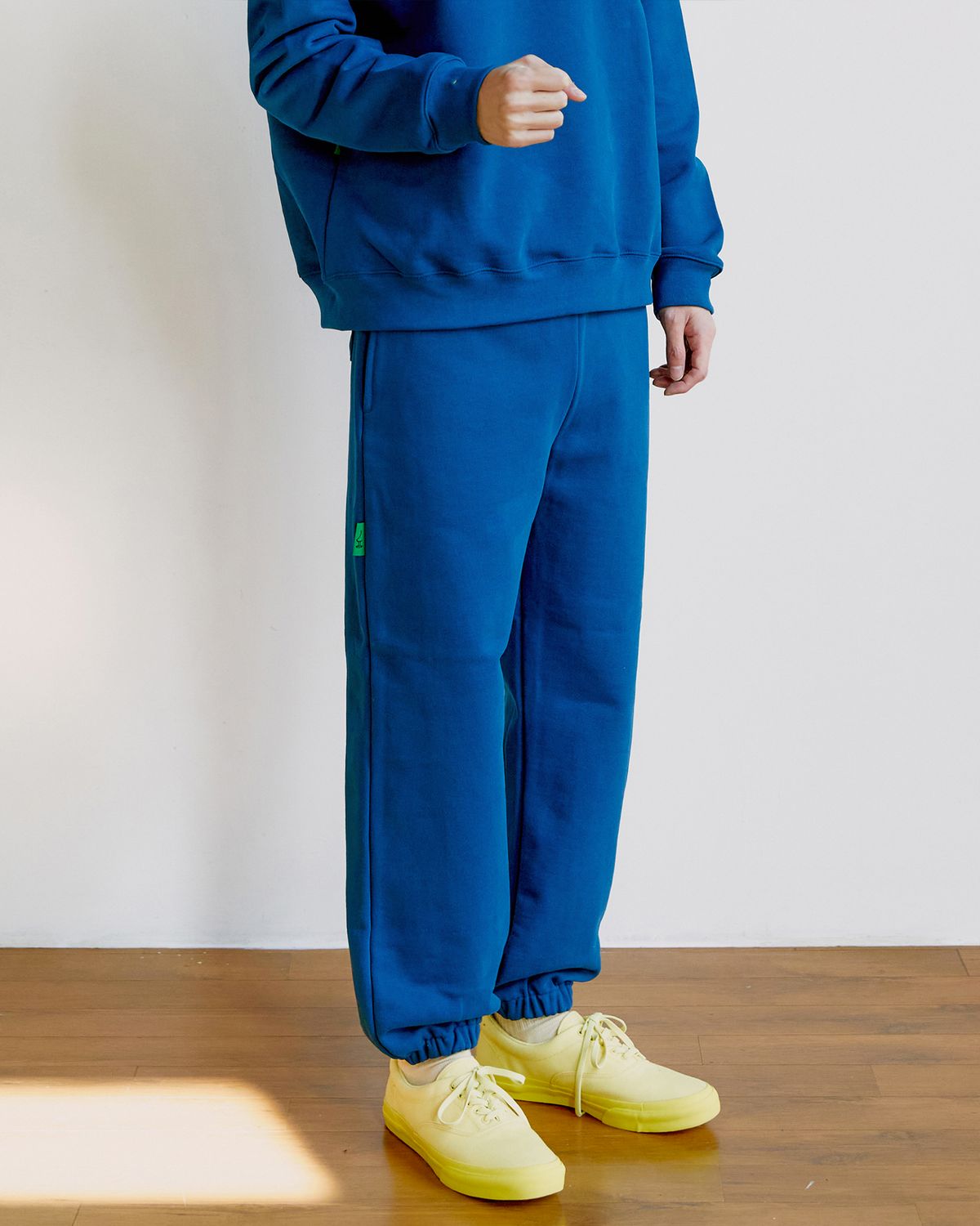 마르지하우스(MARJI HOUSE) Vintage logo sweat pants Blue