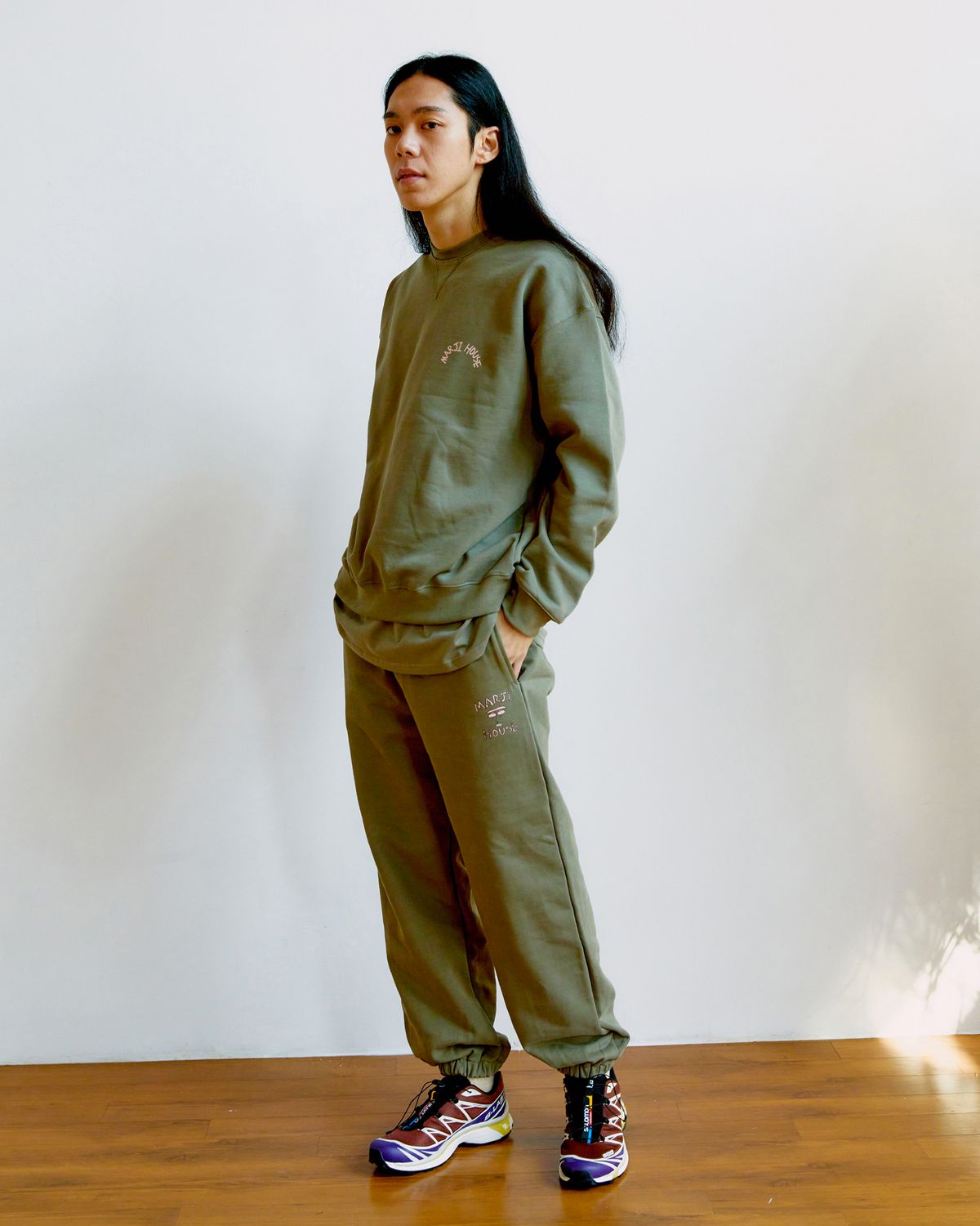 마르지하우스(MARJI HOUSE) Vintage logo sweat pants Khaki