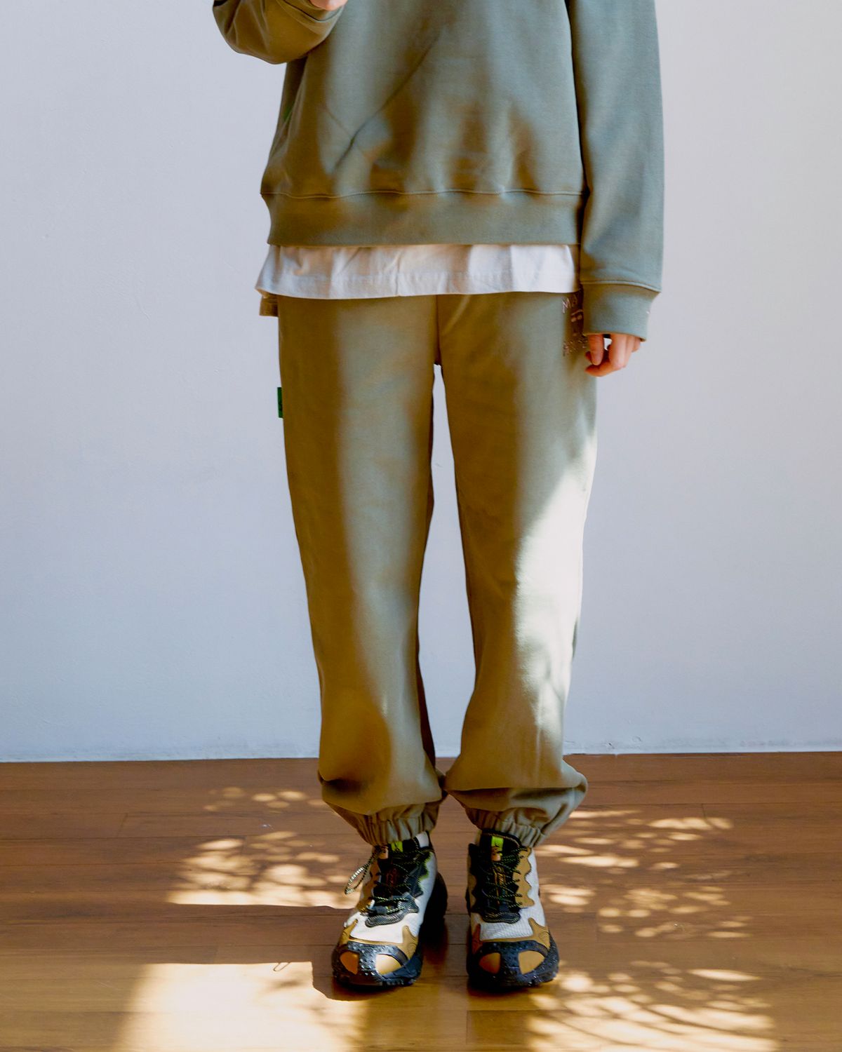 마르지하우스(MARJI HOUSE) Vintage logo sweat pants Khaki