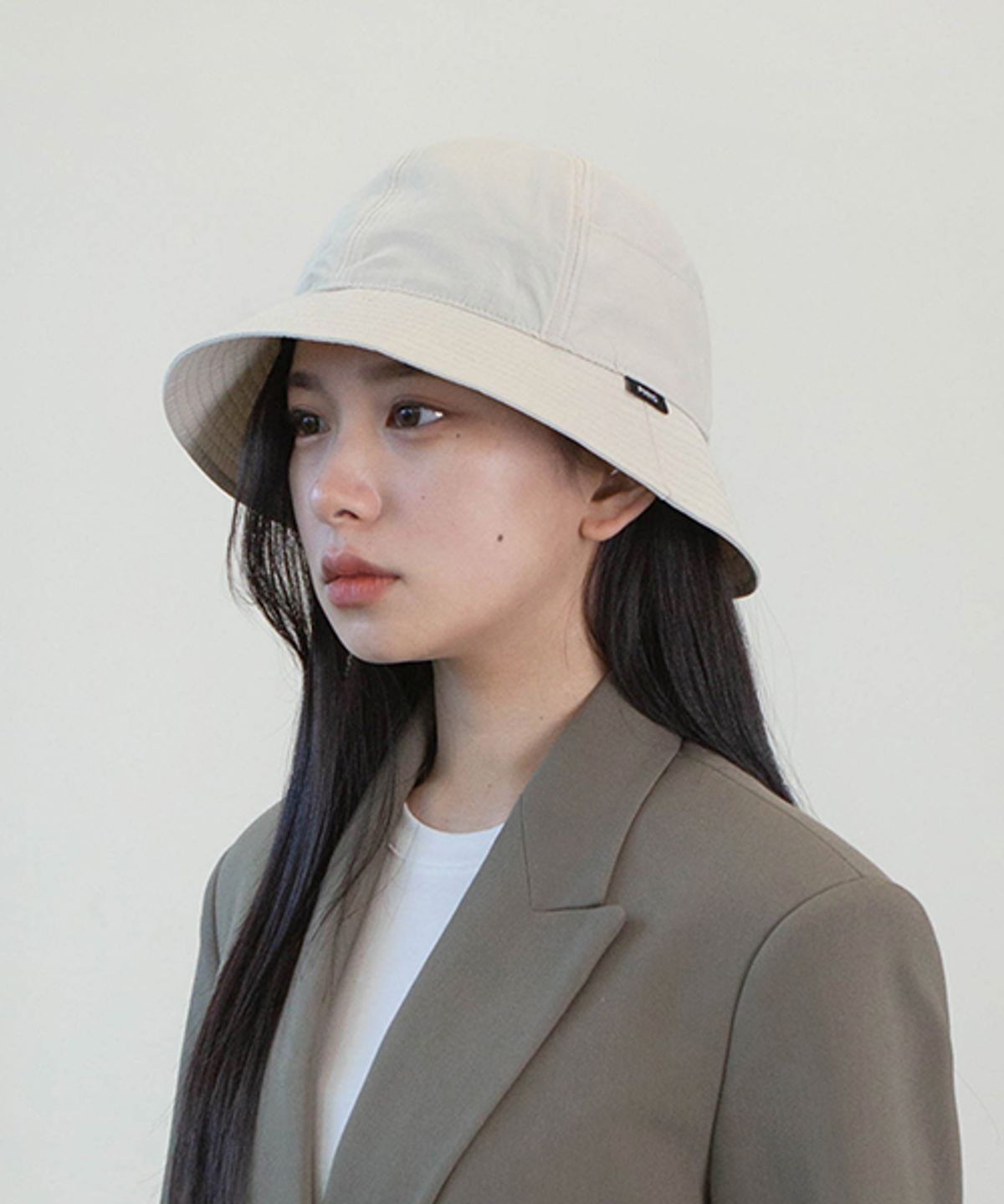 디포쉬(DEEPOCHE) 와샤 나일론 라운드 버킷햇-라이트 베이지