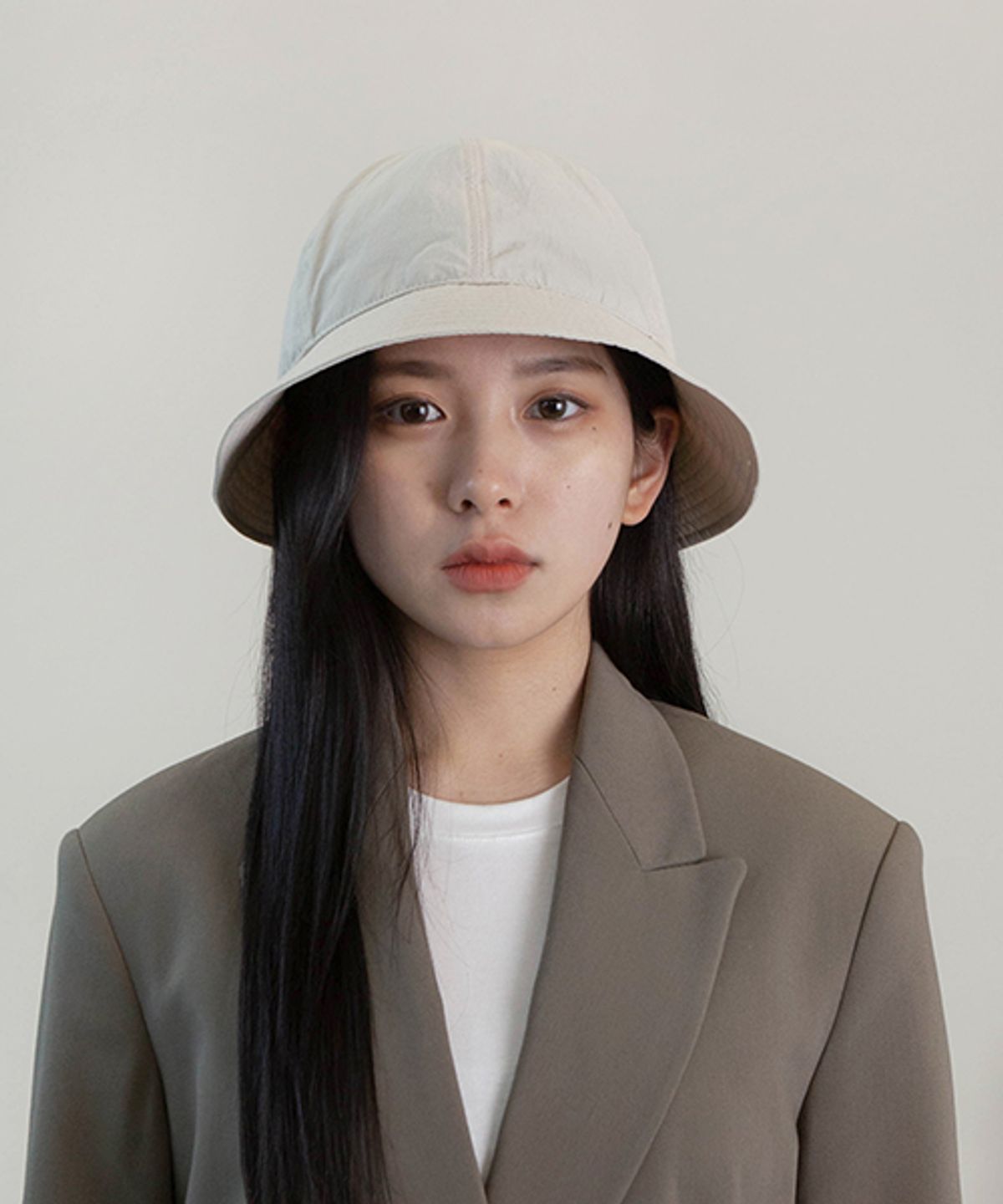 디포쉬(DEEPOCHE) 와샤 나일론 라운드 버킷햇-라이트 베이지