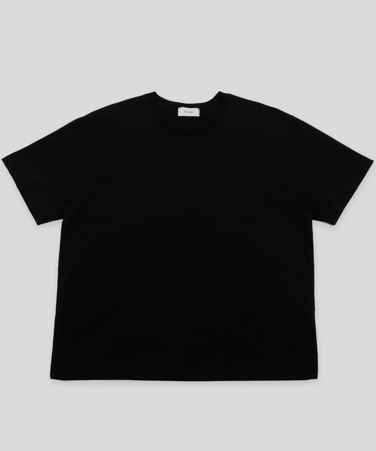 디뮤즈(DEMUSE) 세미오버 반팔 티셔츠 (BLACK)