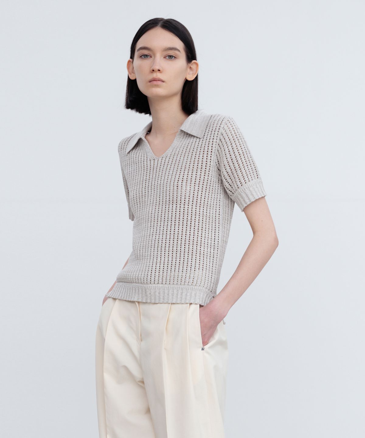 리이(RE RHEE) KNITTED SHORT SLEEVES COLLARED TOP MB