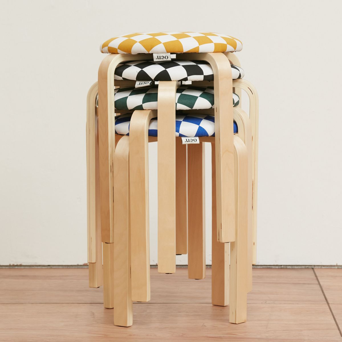오이엔퍼니처(OEN FURNITURE) checkerboard stool_black
