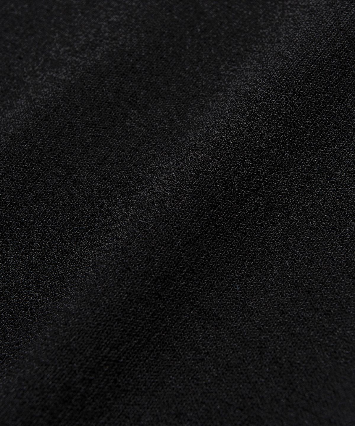 니티드(KNITTED) 쿨 썸머 에센셜 라운드 반팔 니트티 BLACK