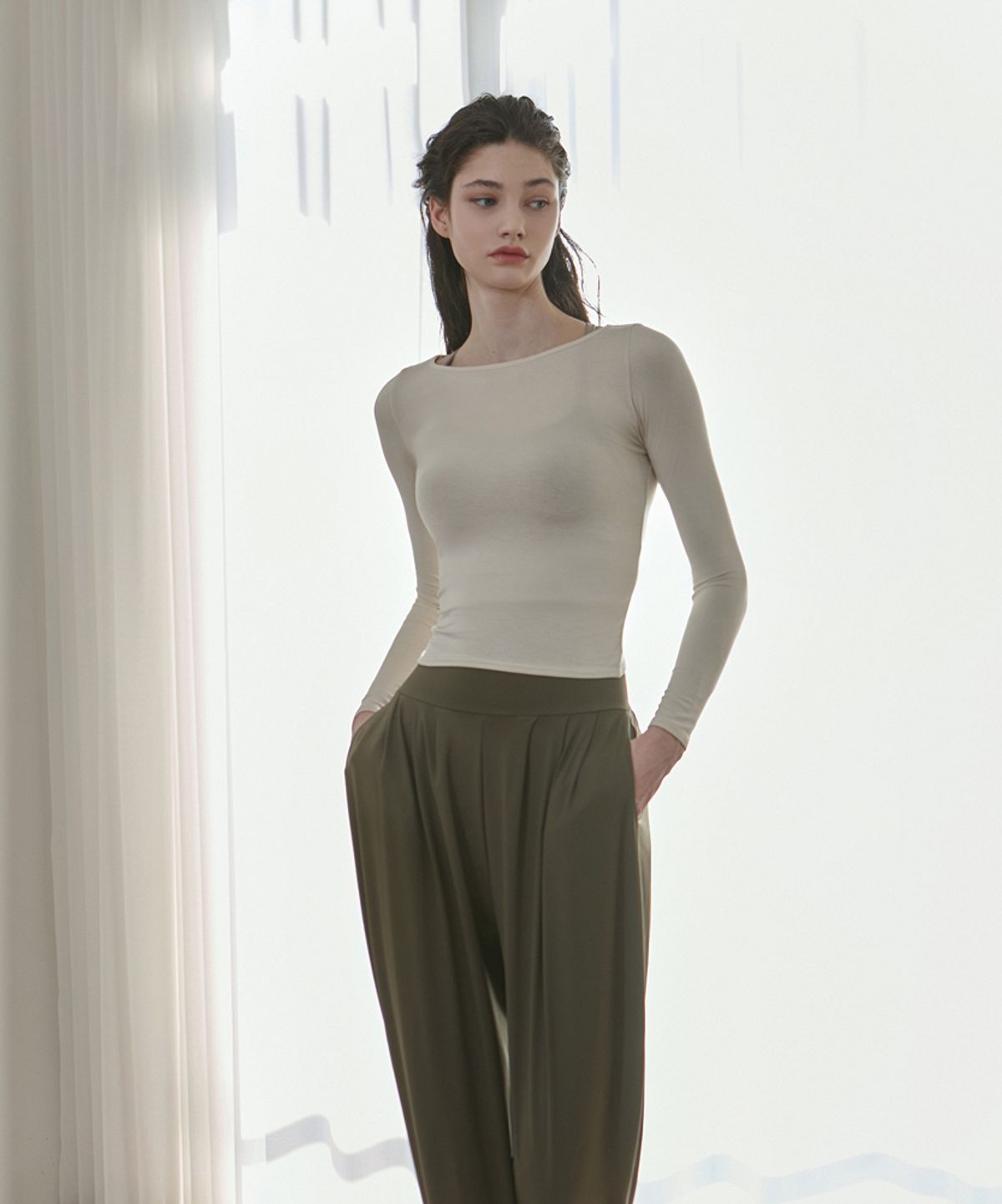 데비웨어(DEVIWEAR) 롤리 스핀백 롱슬리브 DEVI-T0082-오트밀