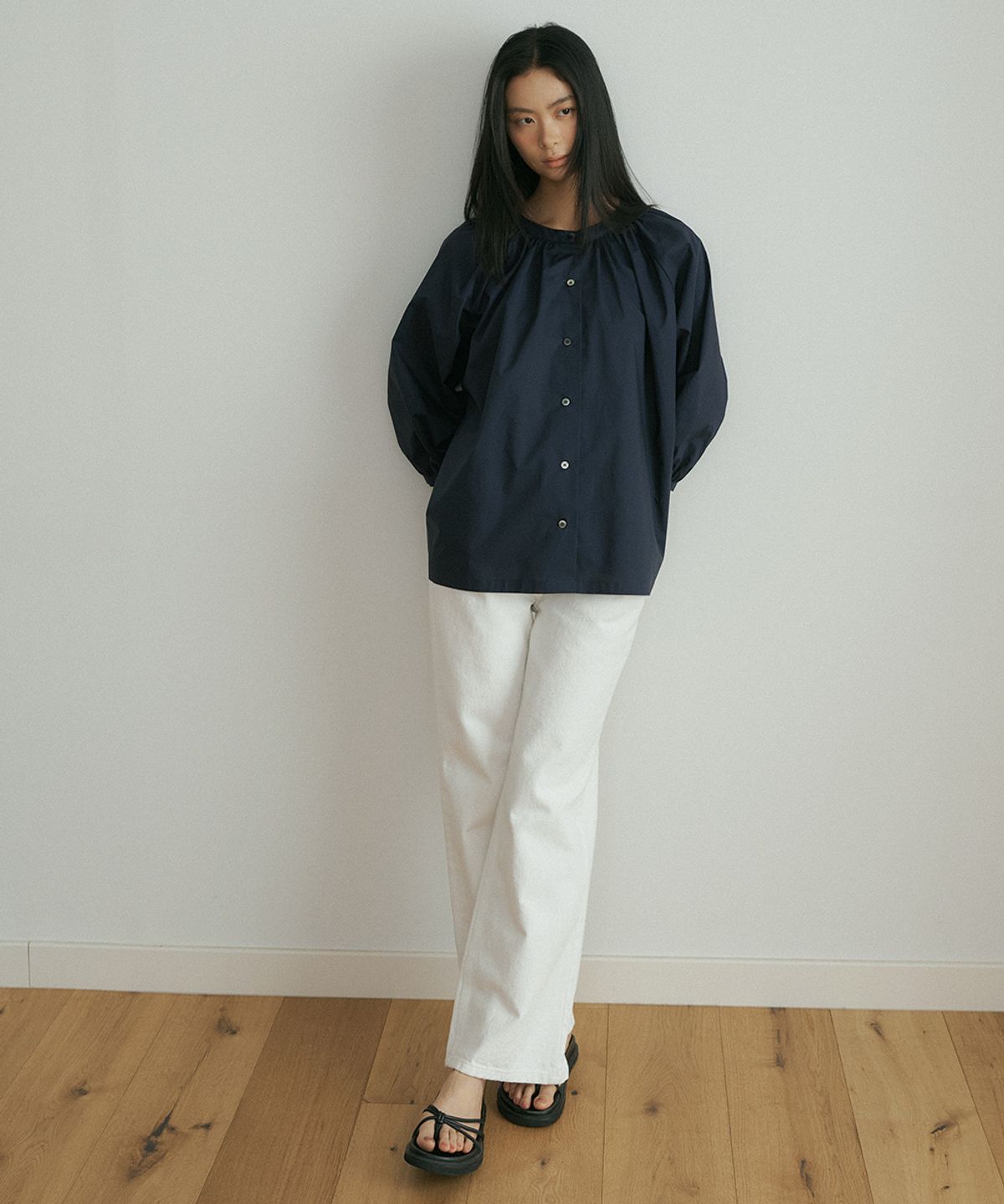 링서울(LINGSEOUL) two way shirring blouse-navy