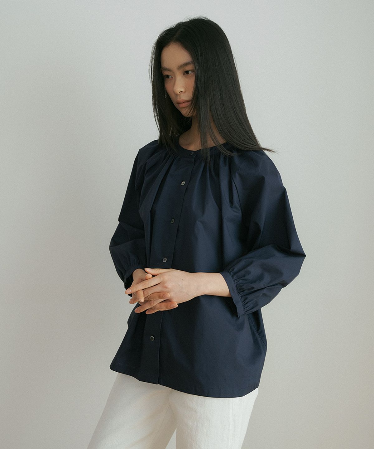 링서울(LINGSEOUL) two way shirring blouse-navy