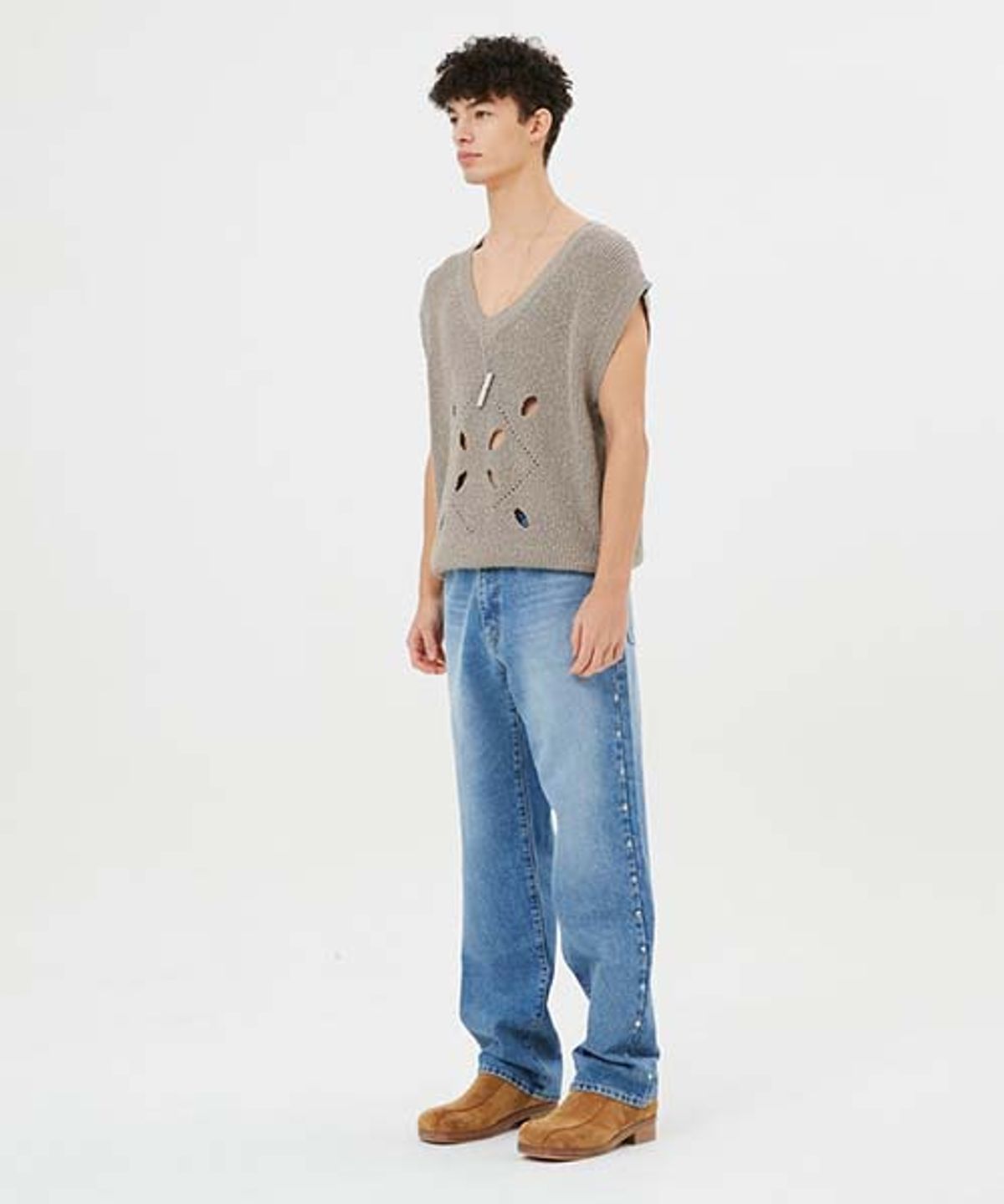 문선(MOONSUN) ESSENTIAL_UNISEX Eclipse Argyle Hole Knit Vest [Mocha Beige]