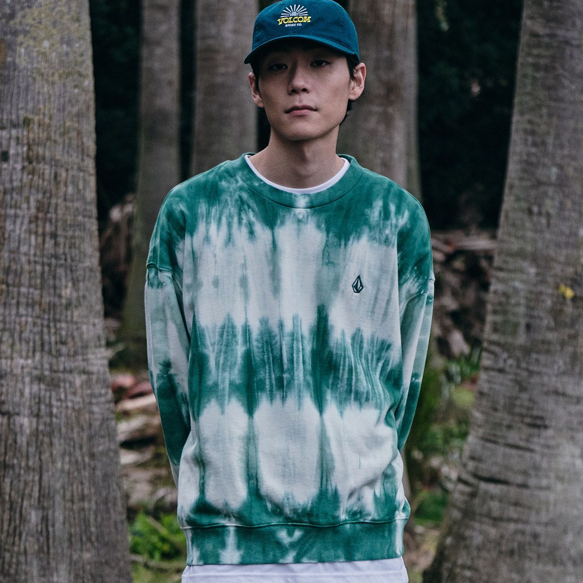 볼컴(VOLCOM) 타이다이 오버핏 셋업 맨투맨(2 COLOR)