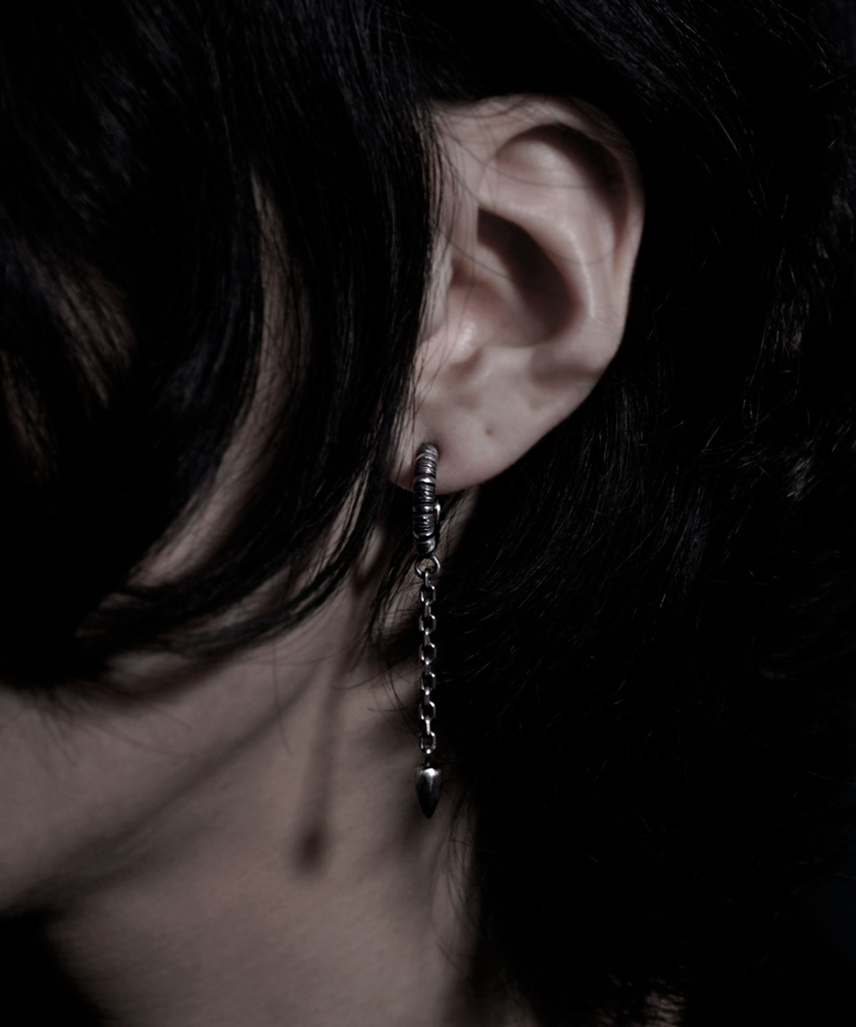갓제이크(GODJAKE) [DEVOURED] CHAIN ST HOOP EARRING