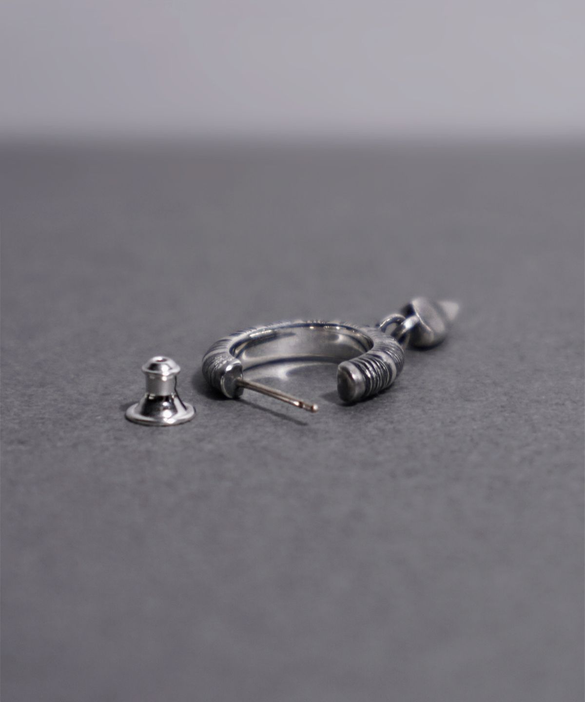 갓제이크(GODJAKE) [DEVOURED] ST HOOP EARRING