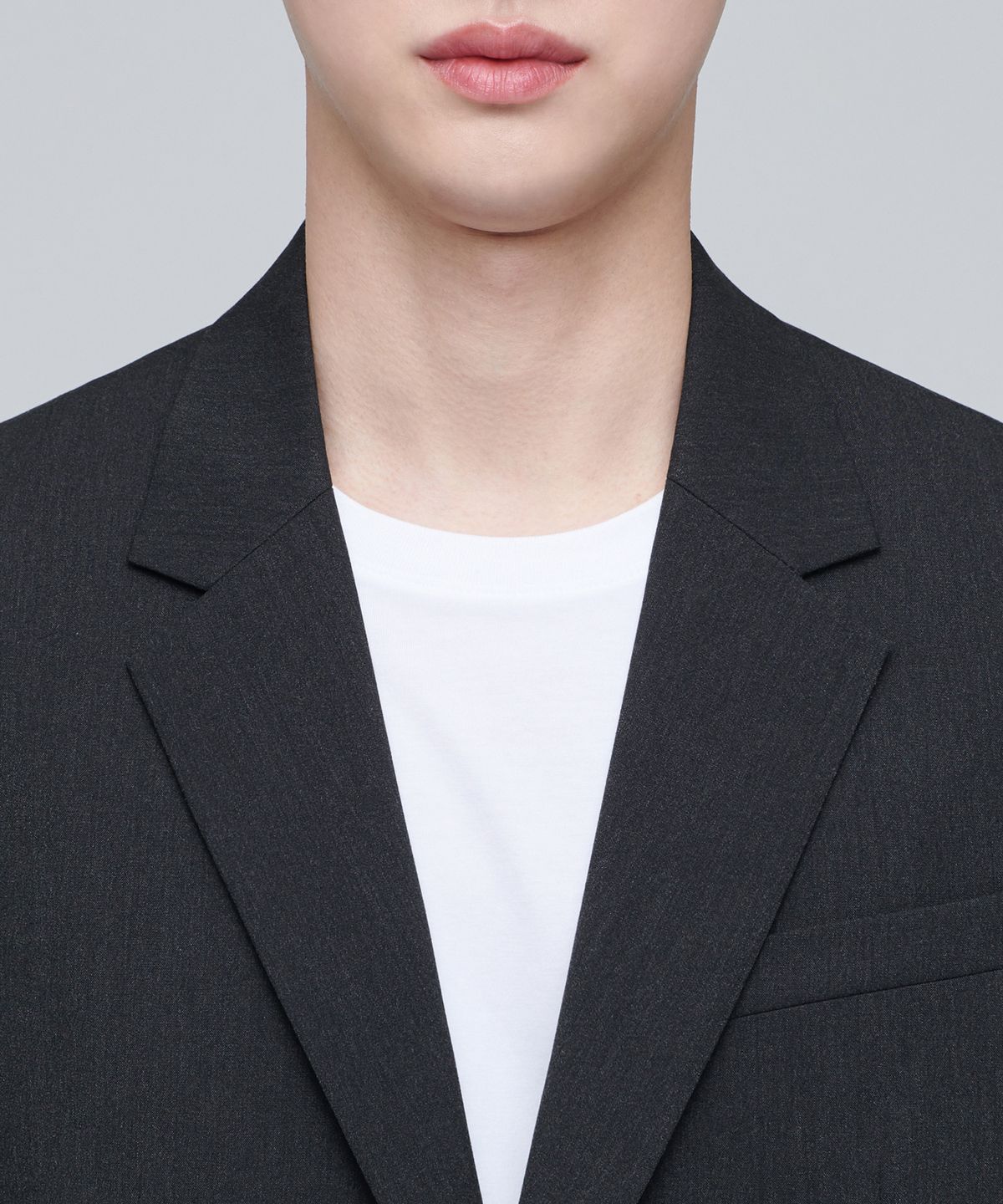 무신사 스탠다드(MUSINSA STANDARD) 라이트웨이트 릴렉스드 베이식 블레이저 [차콜 그레이]