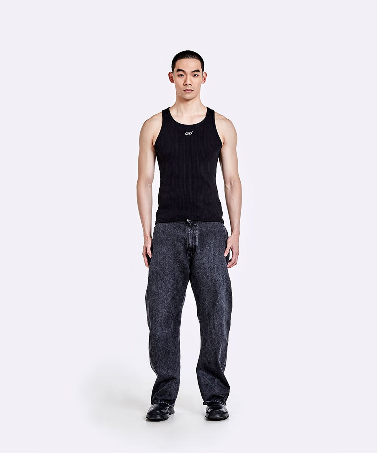 51퍼센트(51PERCENT) Irregular logo embroidery logo sleeveless - Black