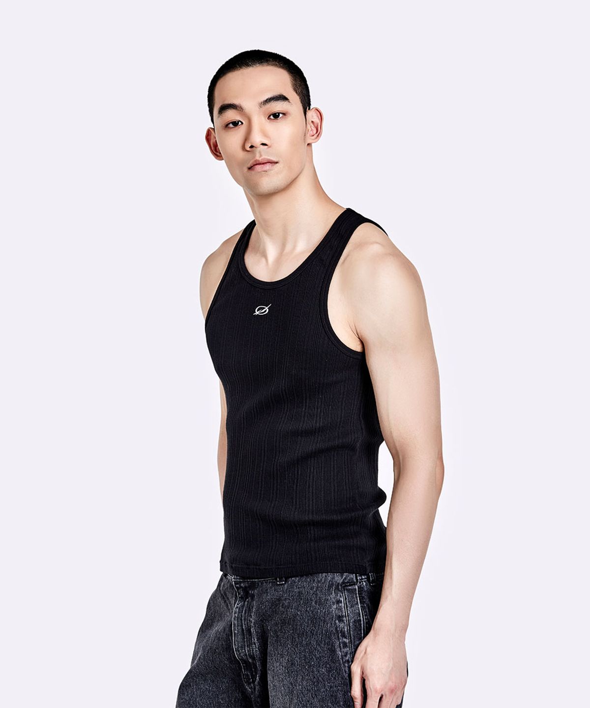51퍼센트(51PERCENT) Irregular logo embroidery logo sleeveless - Black
