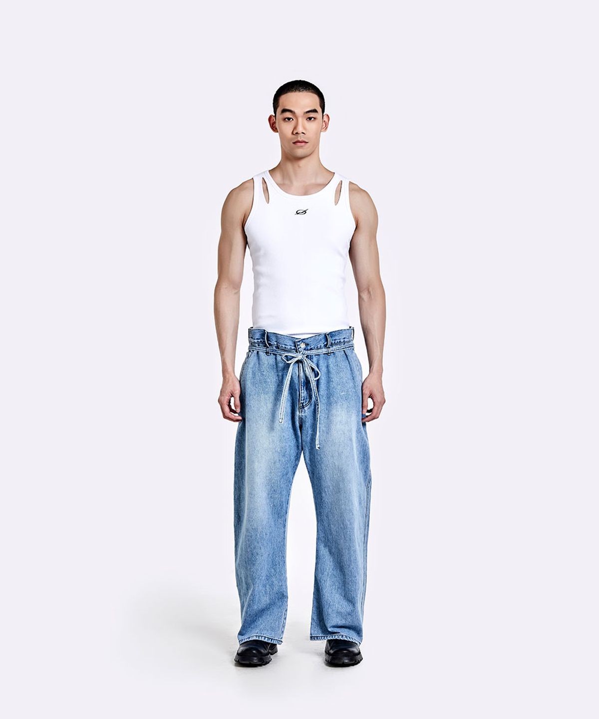 51퍼센트(51PERCENT) Devils laugh sleeveless - White