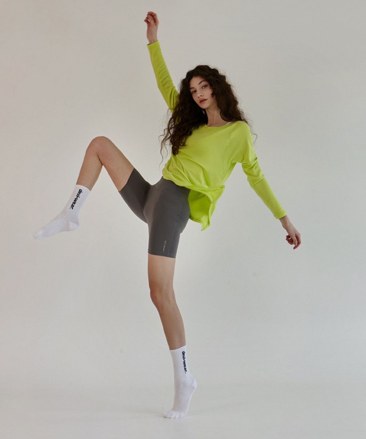 데비웨어(DEVIWEAR) 소프트 보트넥 슬릿 커버업 DEVI-T0079-네온그린