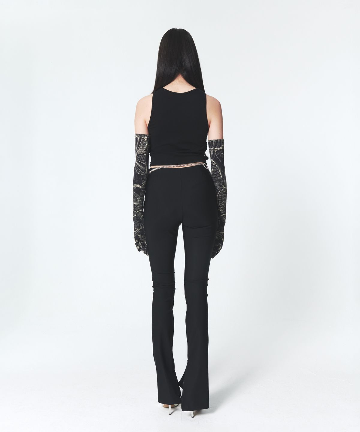 인프랩(INPREP) Hook N Eye Tank Top Black