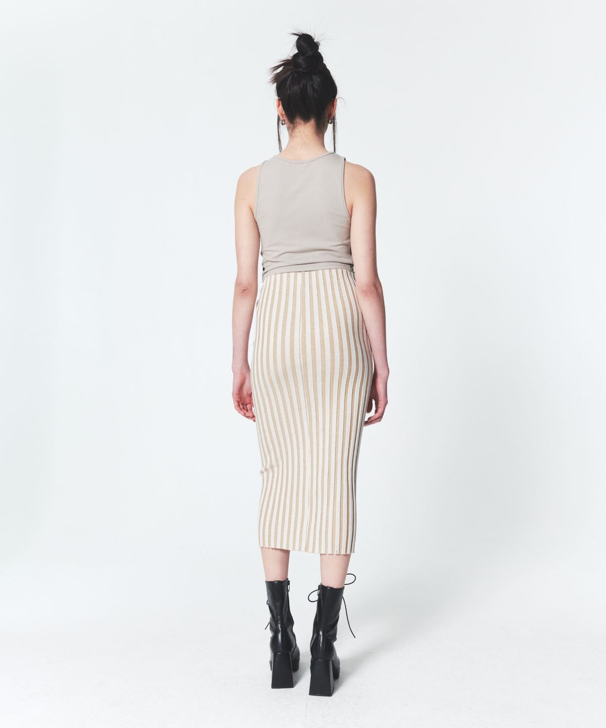 인프랩(INPREP) Hook N Eye Tank Top Beige