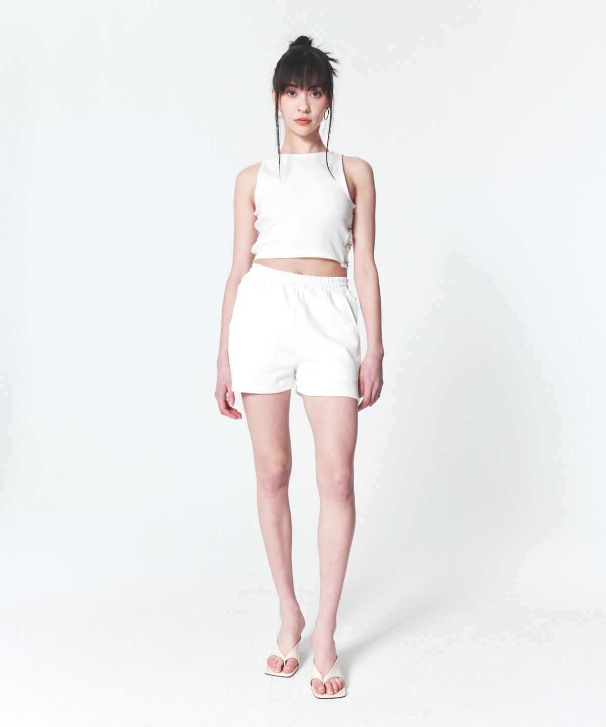 인프랩(INPREP) Hook N Eye Tank Top White