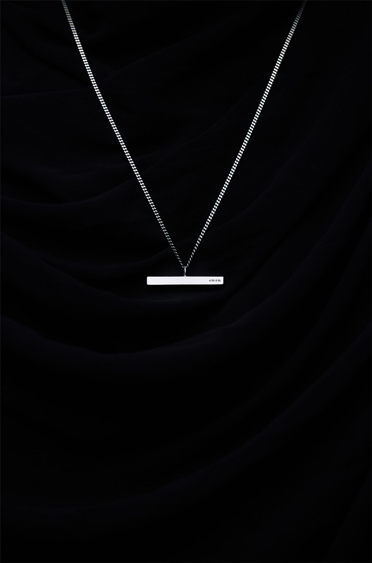 오버더라인(OVER THE LINE) Bold line Row Pendant