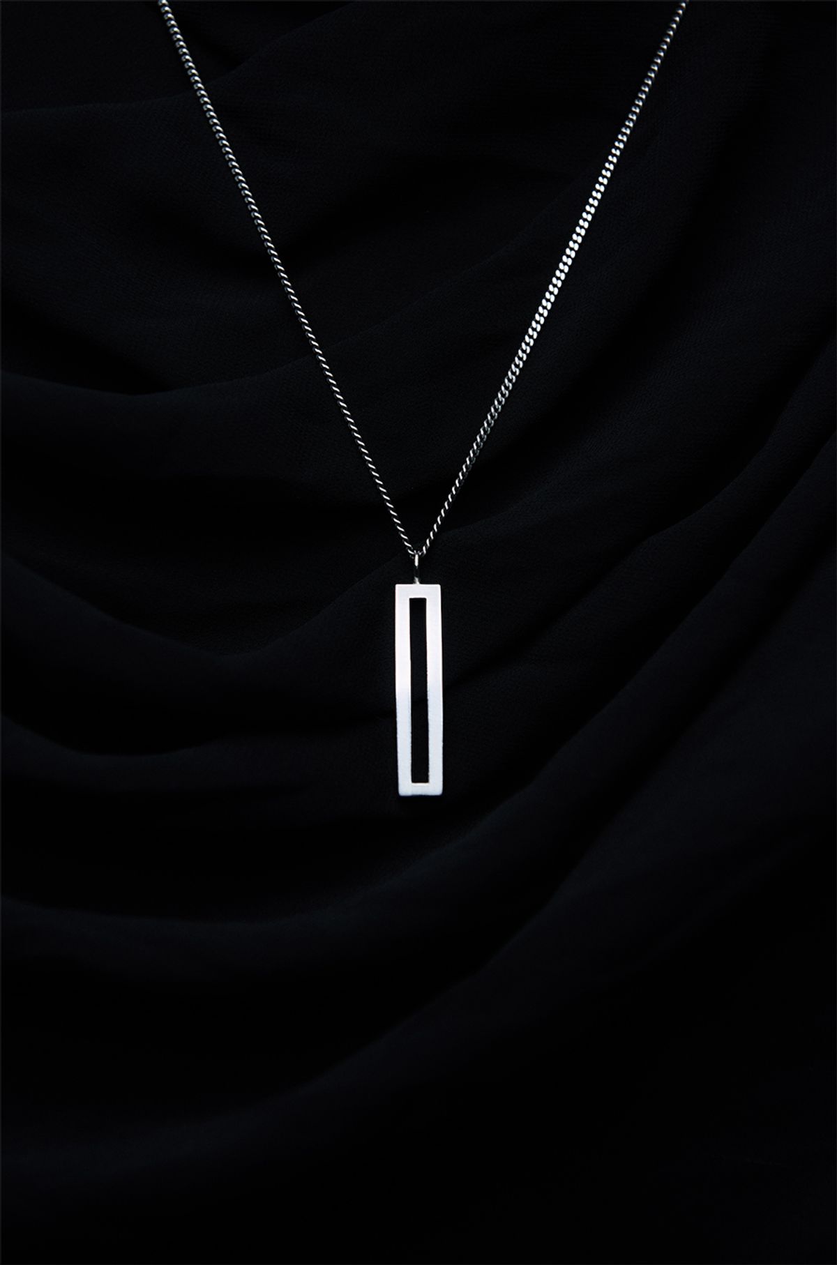 오버더라인(OVER THE LINE) Bold line Bar Pendant