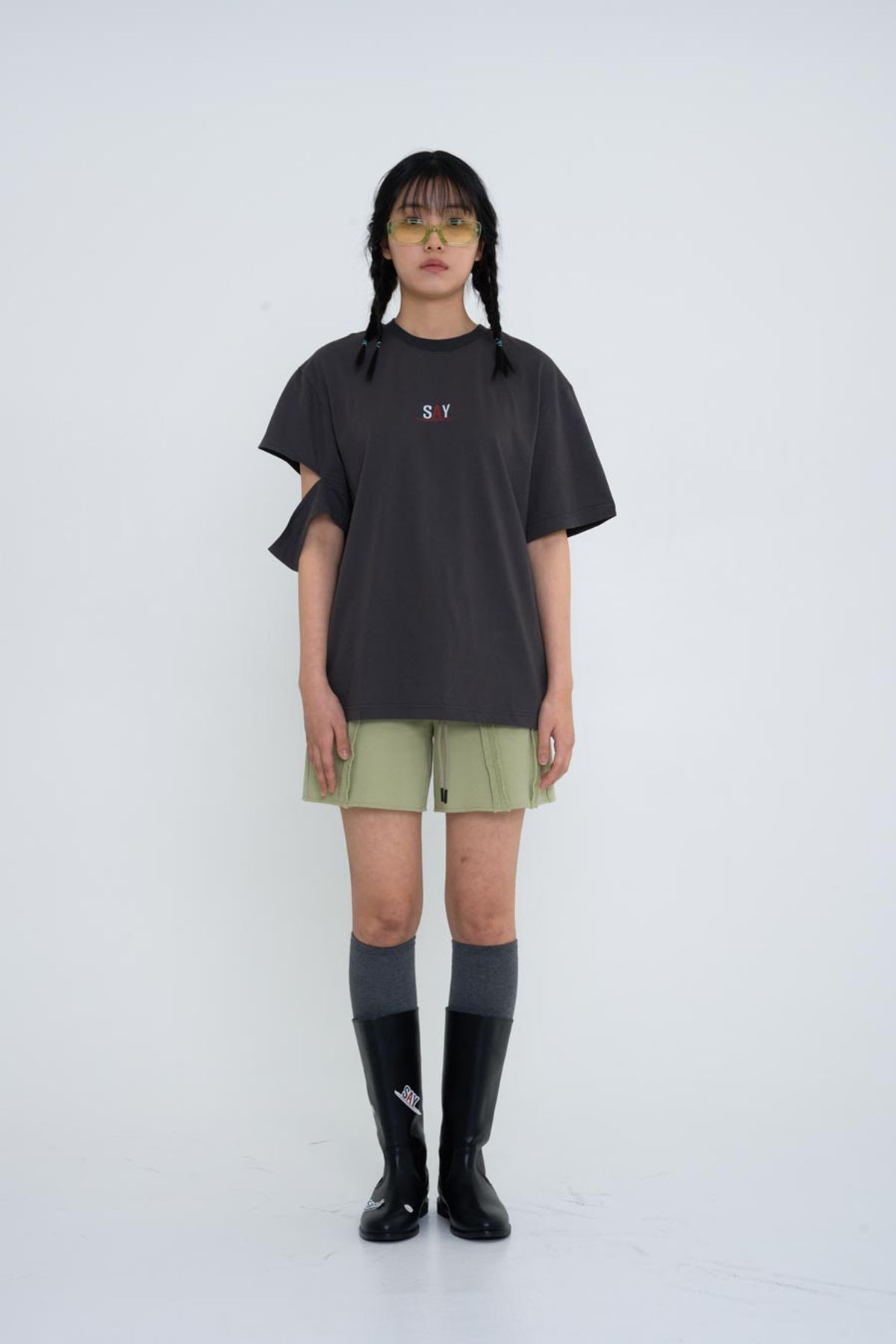 쎄이연(SAYYEON) 로우엣지 디테일 스웻쇼츠 아보카도 그린