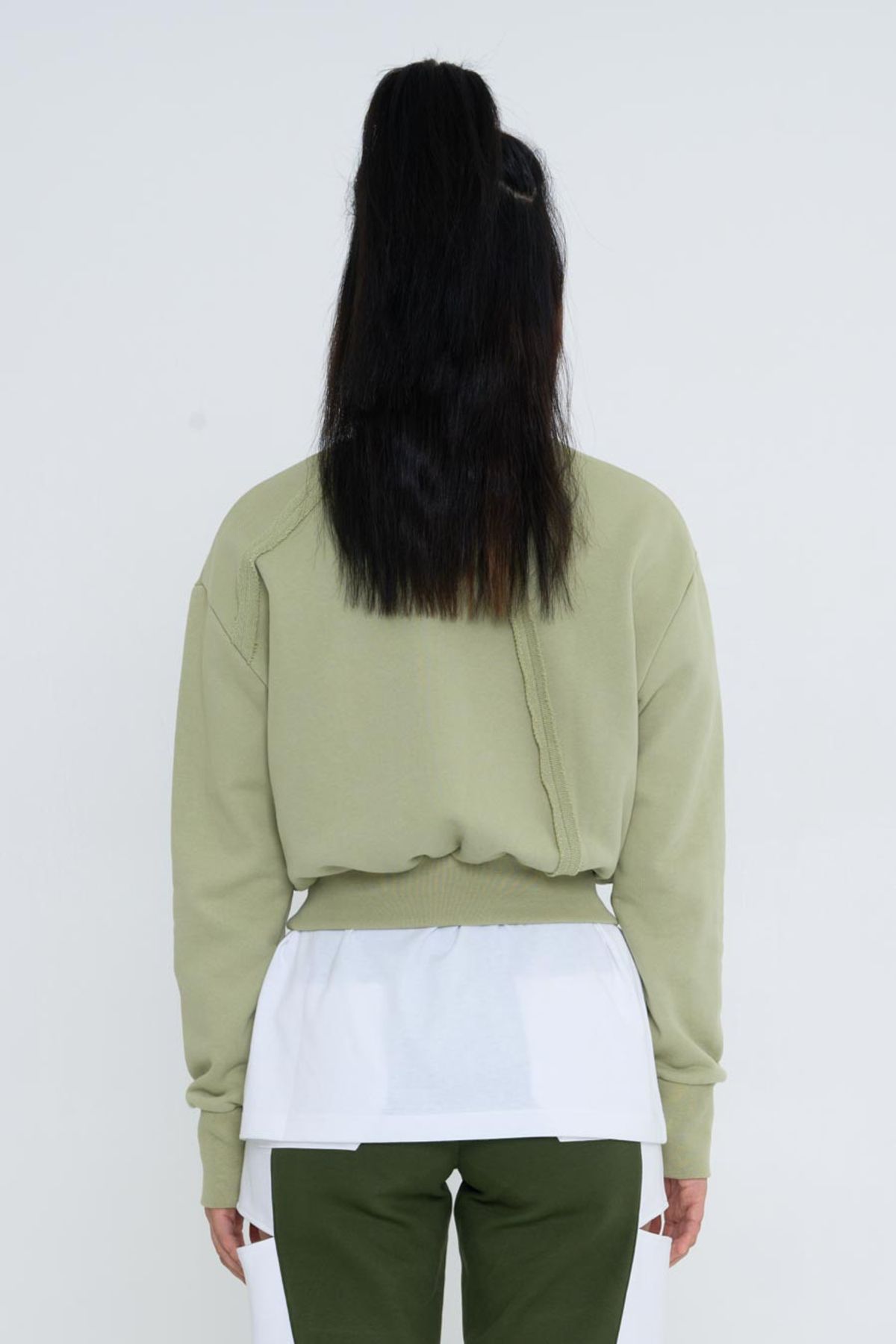 쎄이연(SAYYEON) 로우엣지 디테일 로고 스웨트셔츠 아보카도 그린