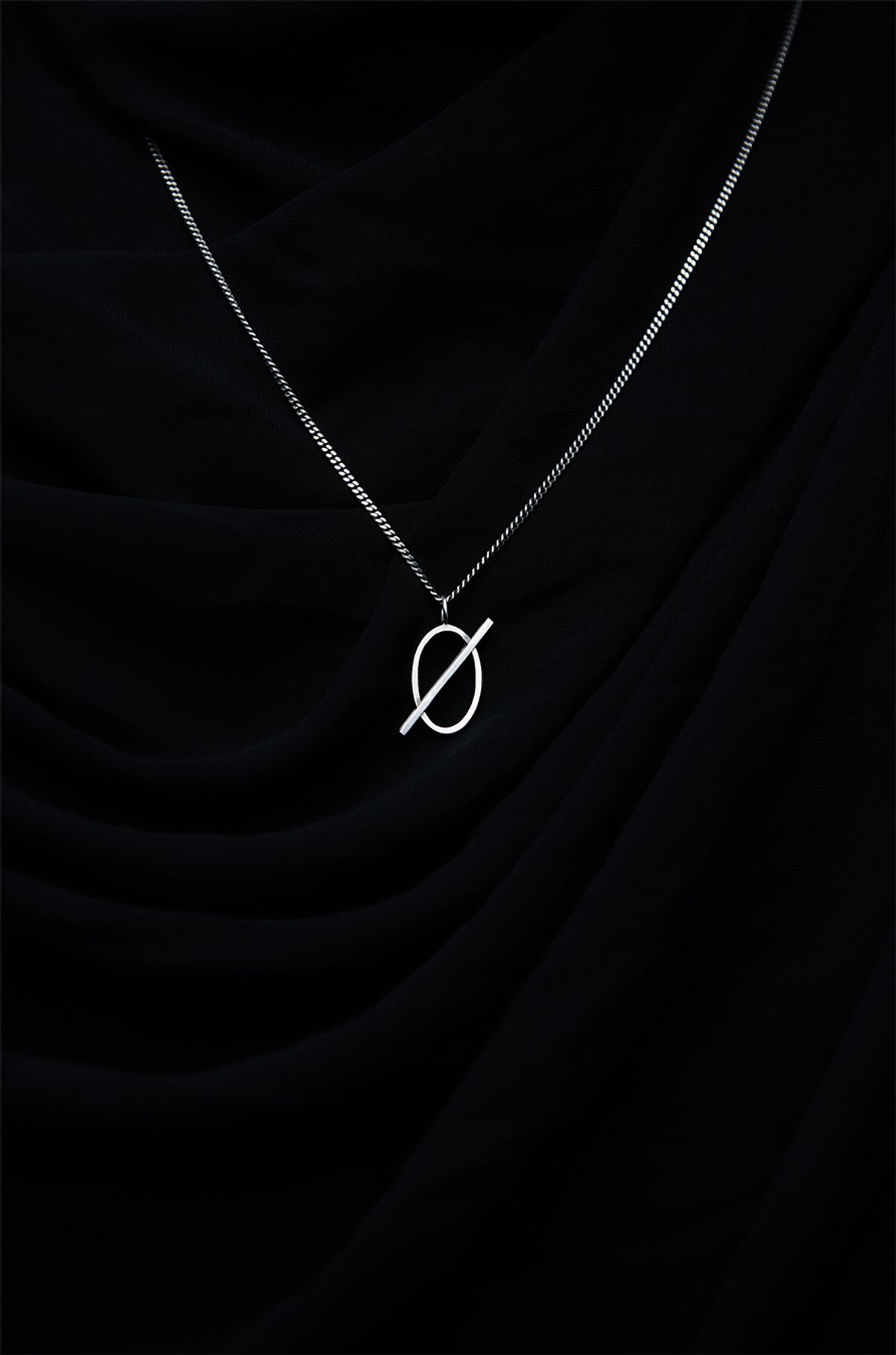 오버더라인(OVER THE LINE) Bold line Oval Pendant