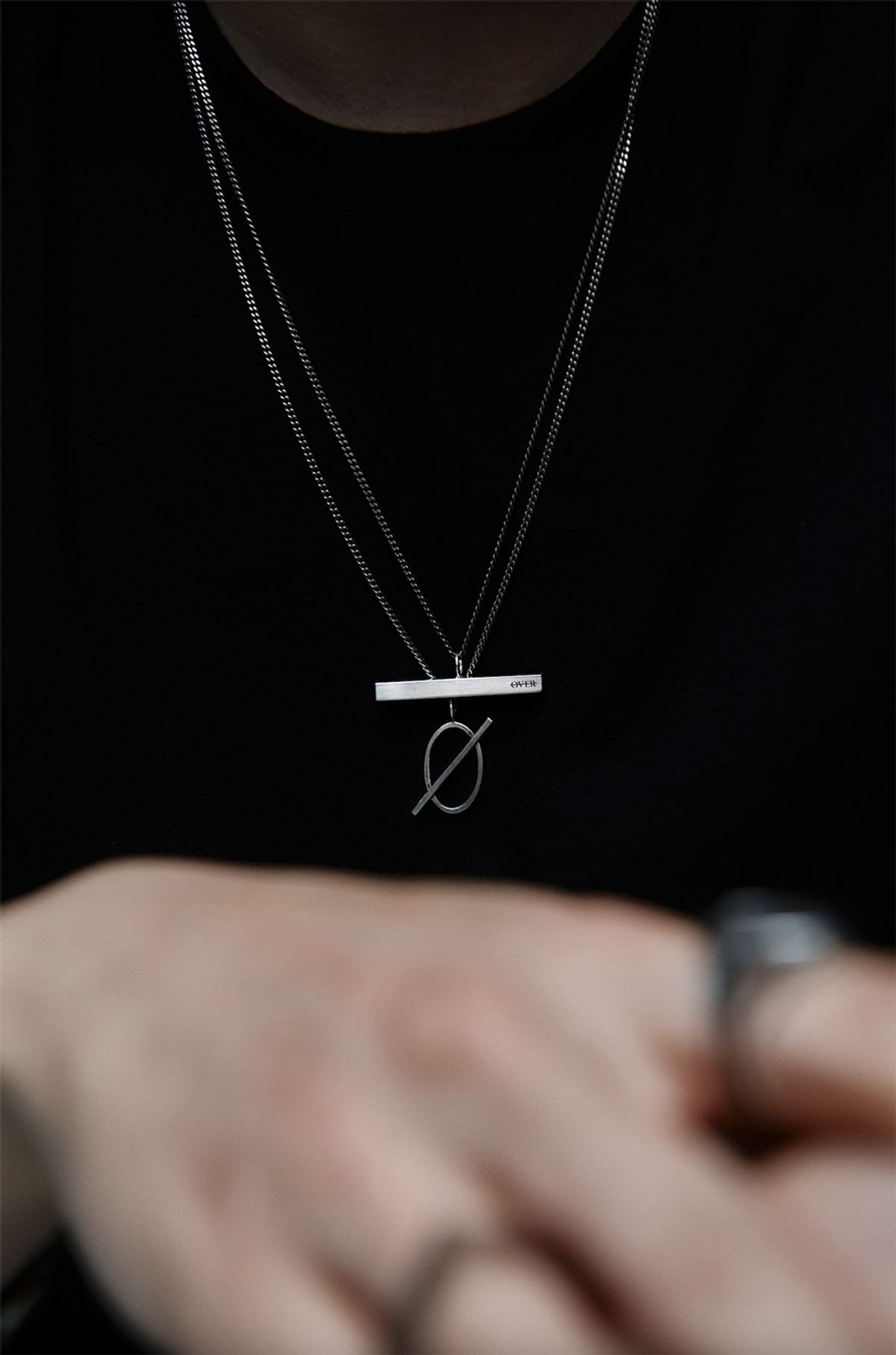 오버더라인(OVER THE LINE) Bold line Oval Pendant