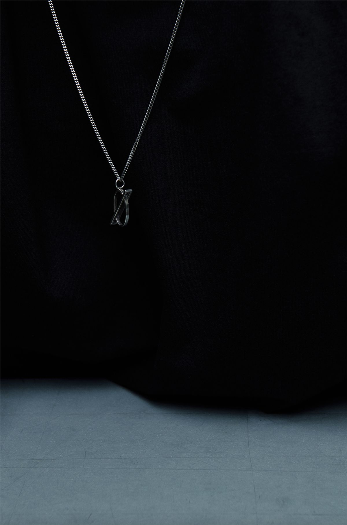오버더라인(OVER THE LINE) Bold line Oval Pendant