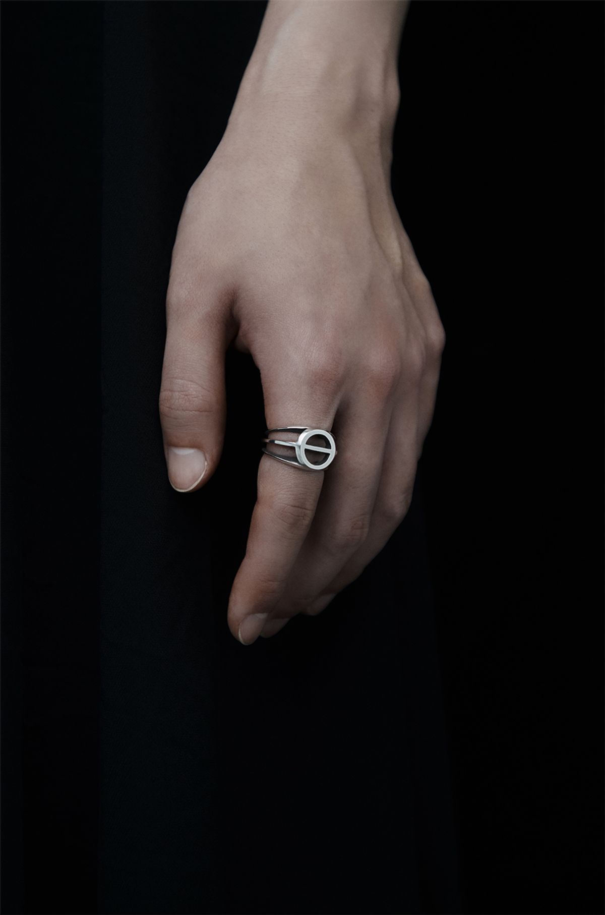 오버더라인(OVER THE LINE) Bold line Circle Ring