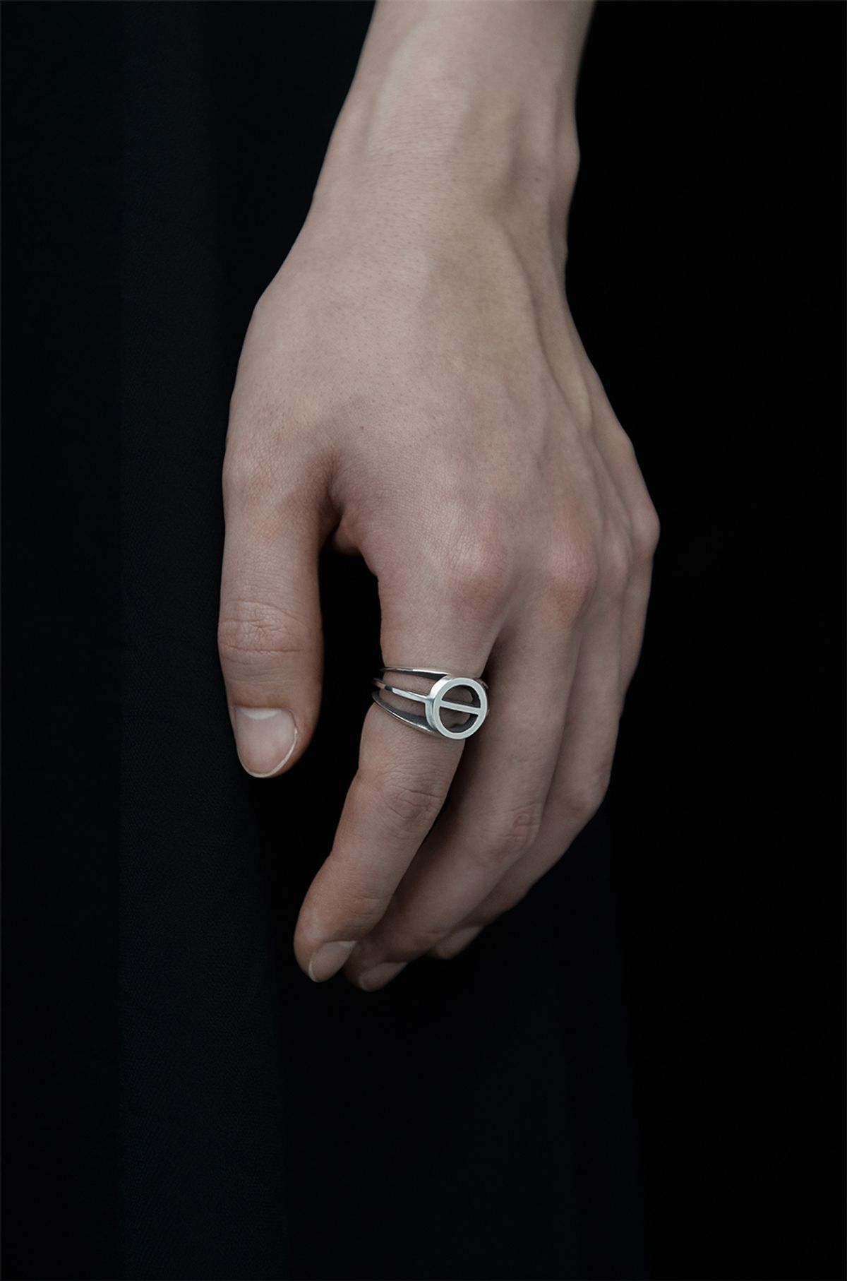 오버더라인(OVER THE LINE) Bold line Circle Ring