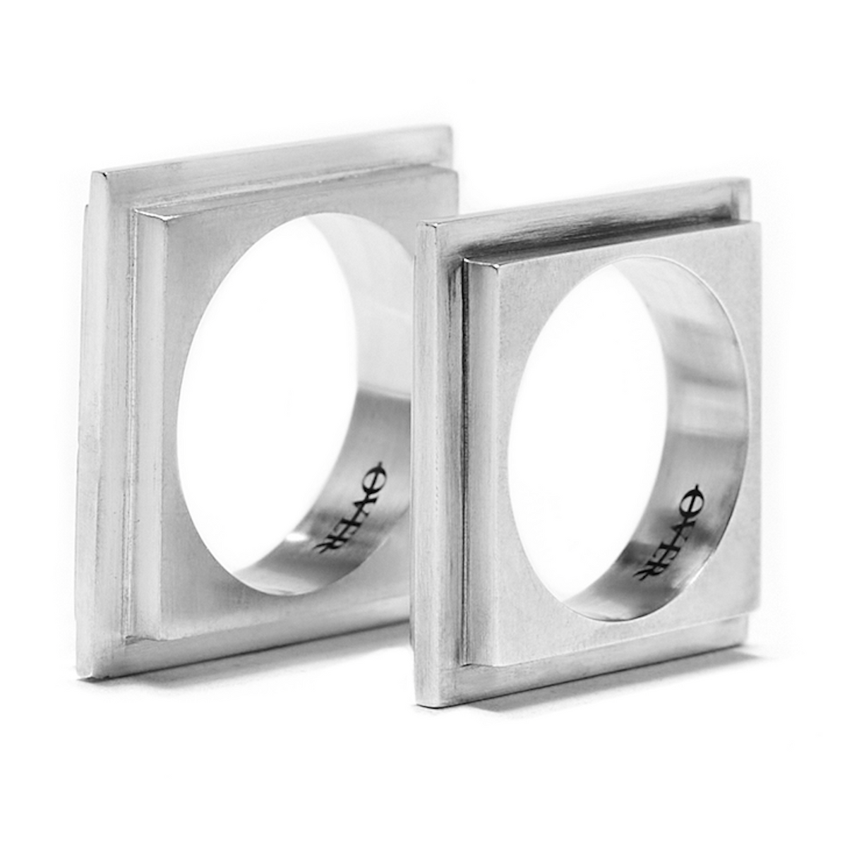 오버더라인(OVER THE LINE) Bold line Solid Square Ring