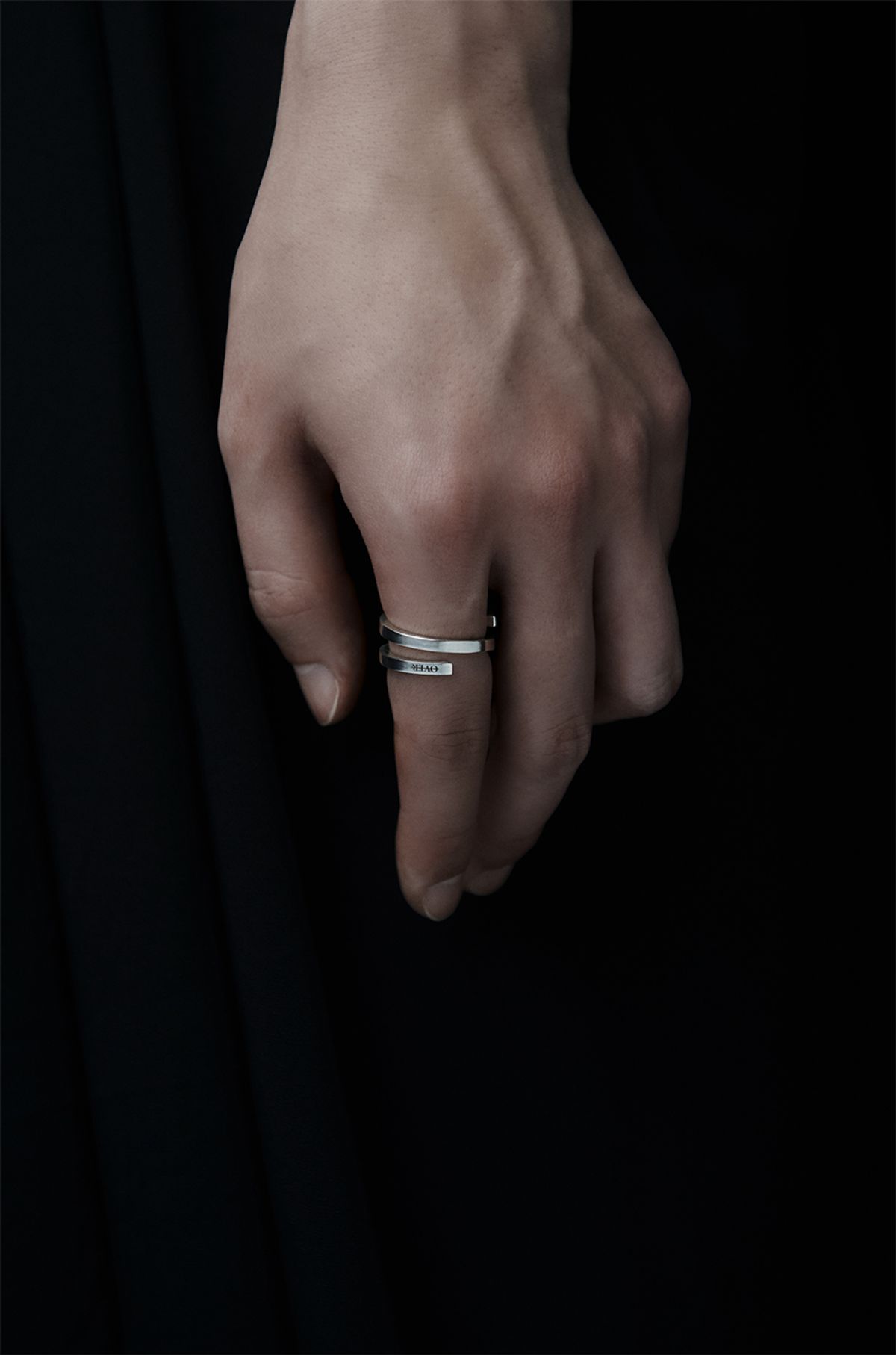 오버더라인(OVER THE LINE) Bold line Roll Ring